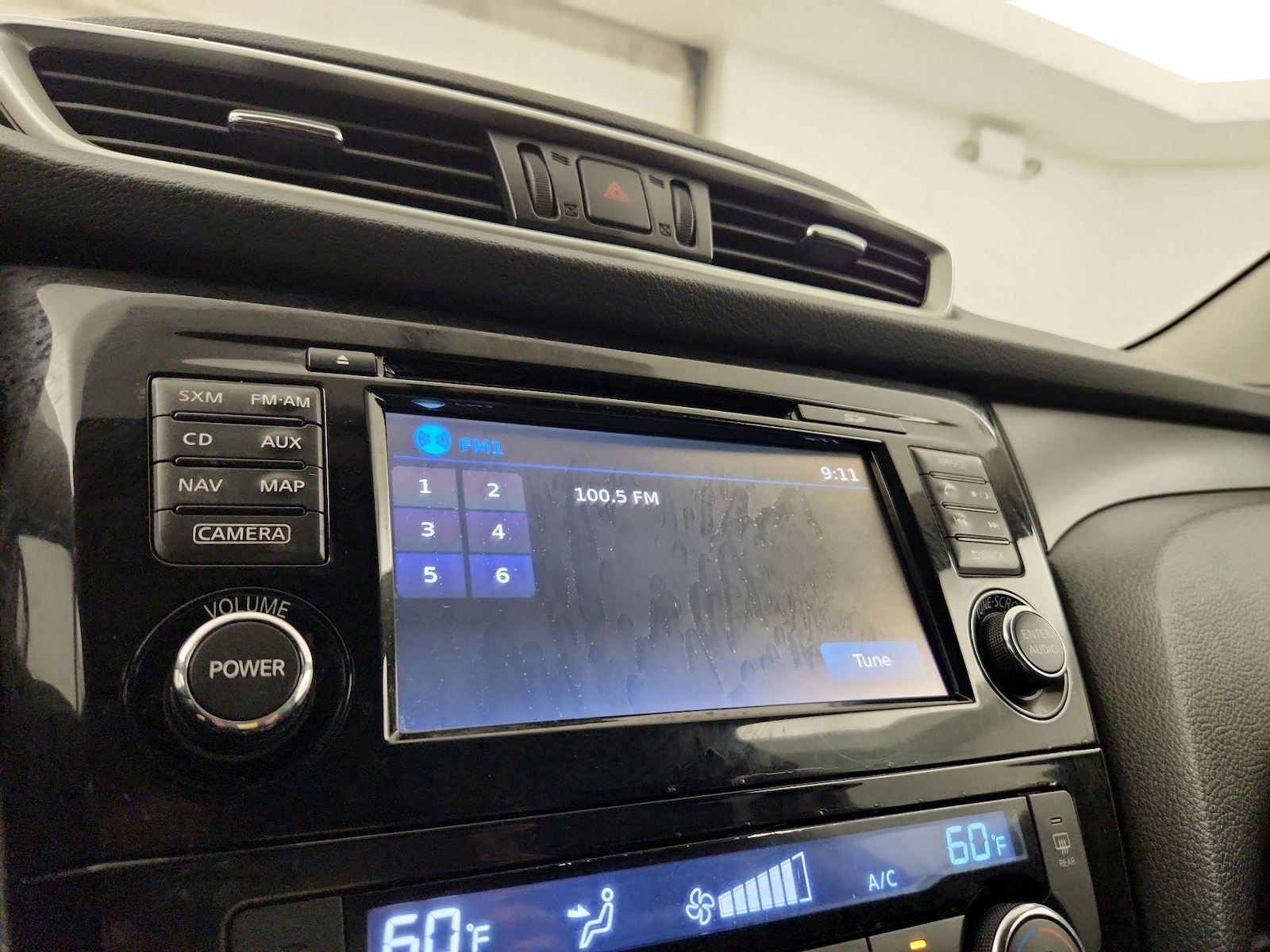 2015 Nissan Rogue SV - Photo 17
