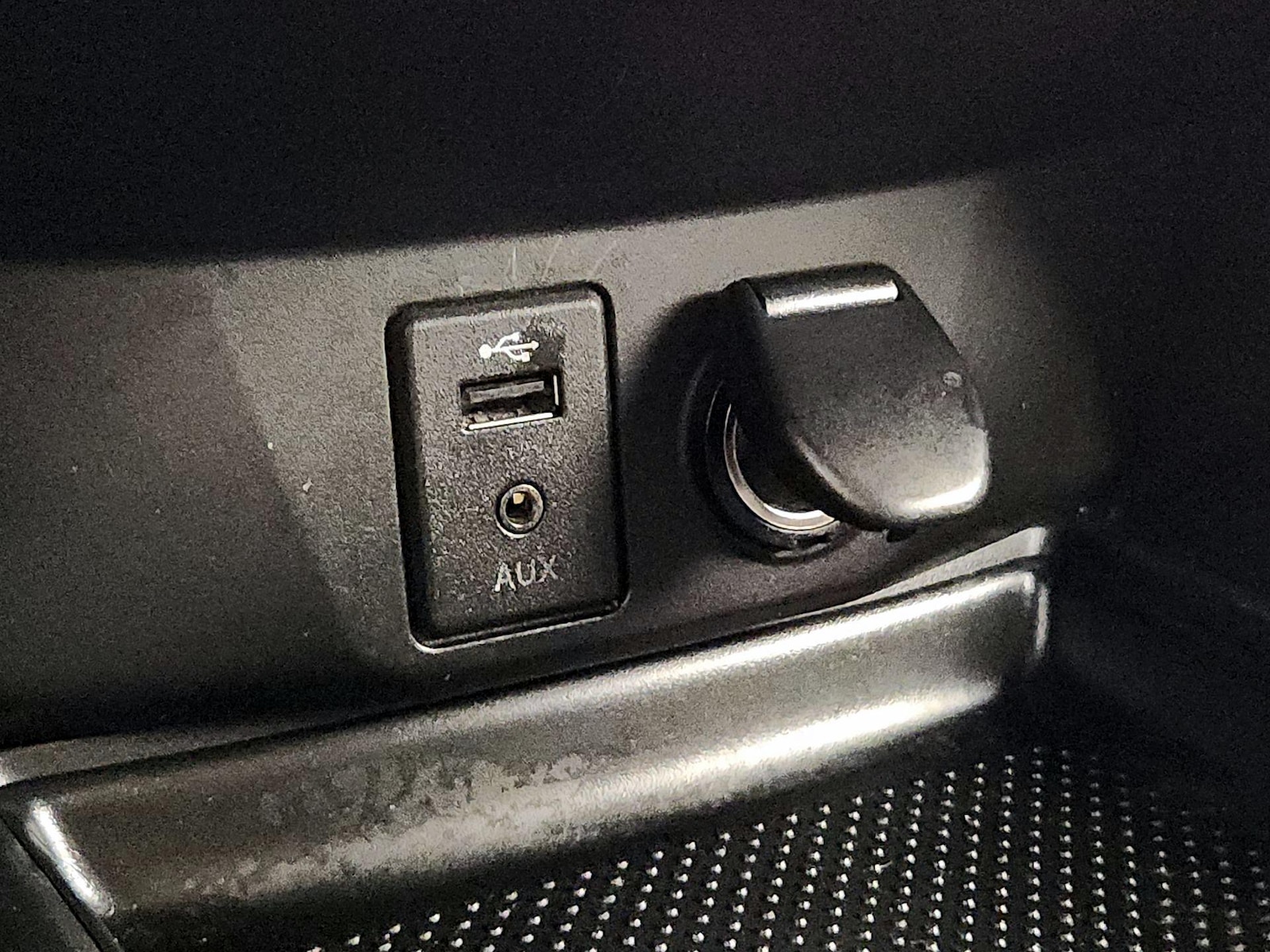 2015 Nissan Rogue SV - Photo 20