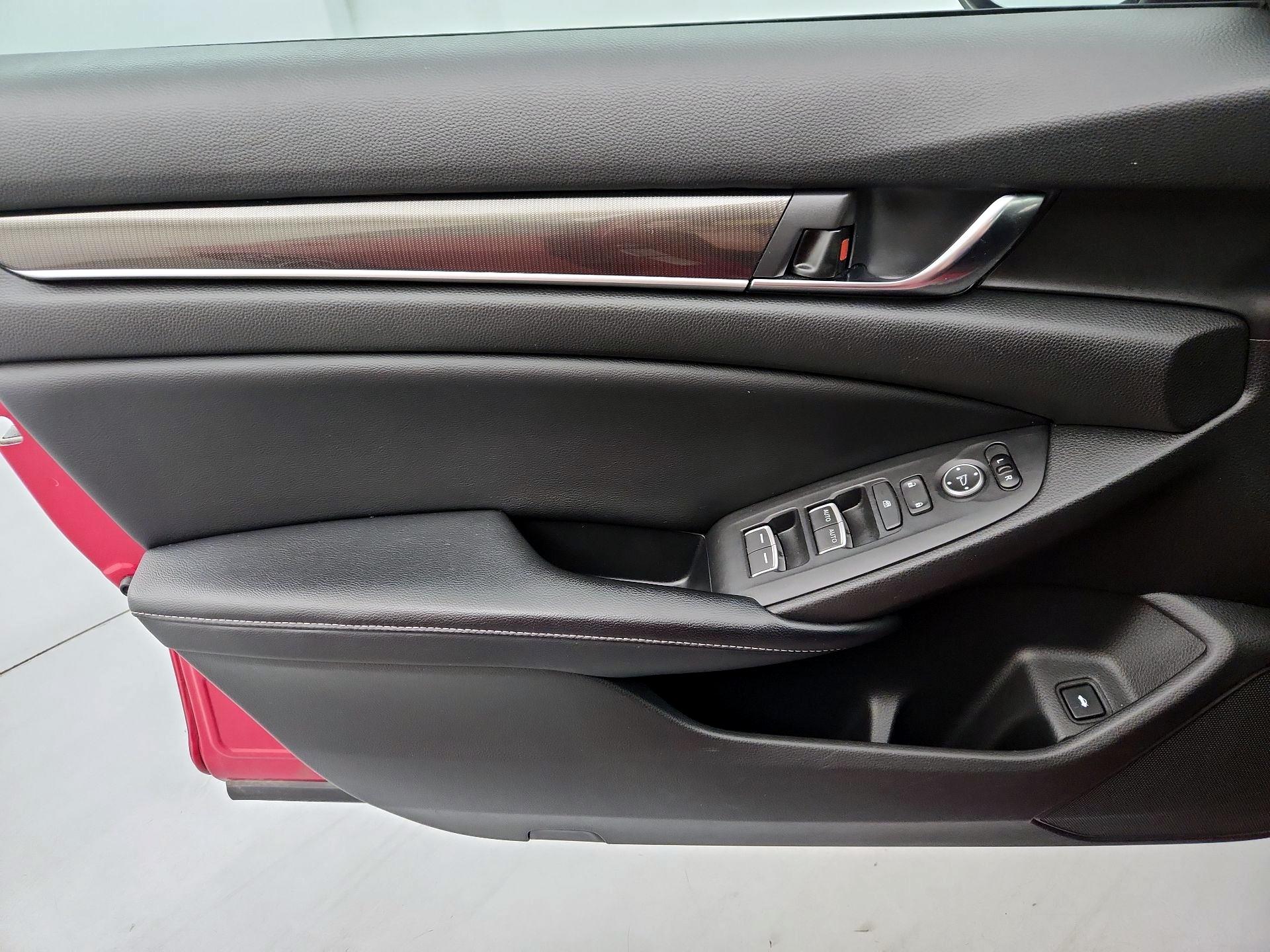 Thumbnail: 2018 Honda Accord - 12