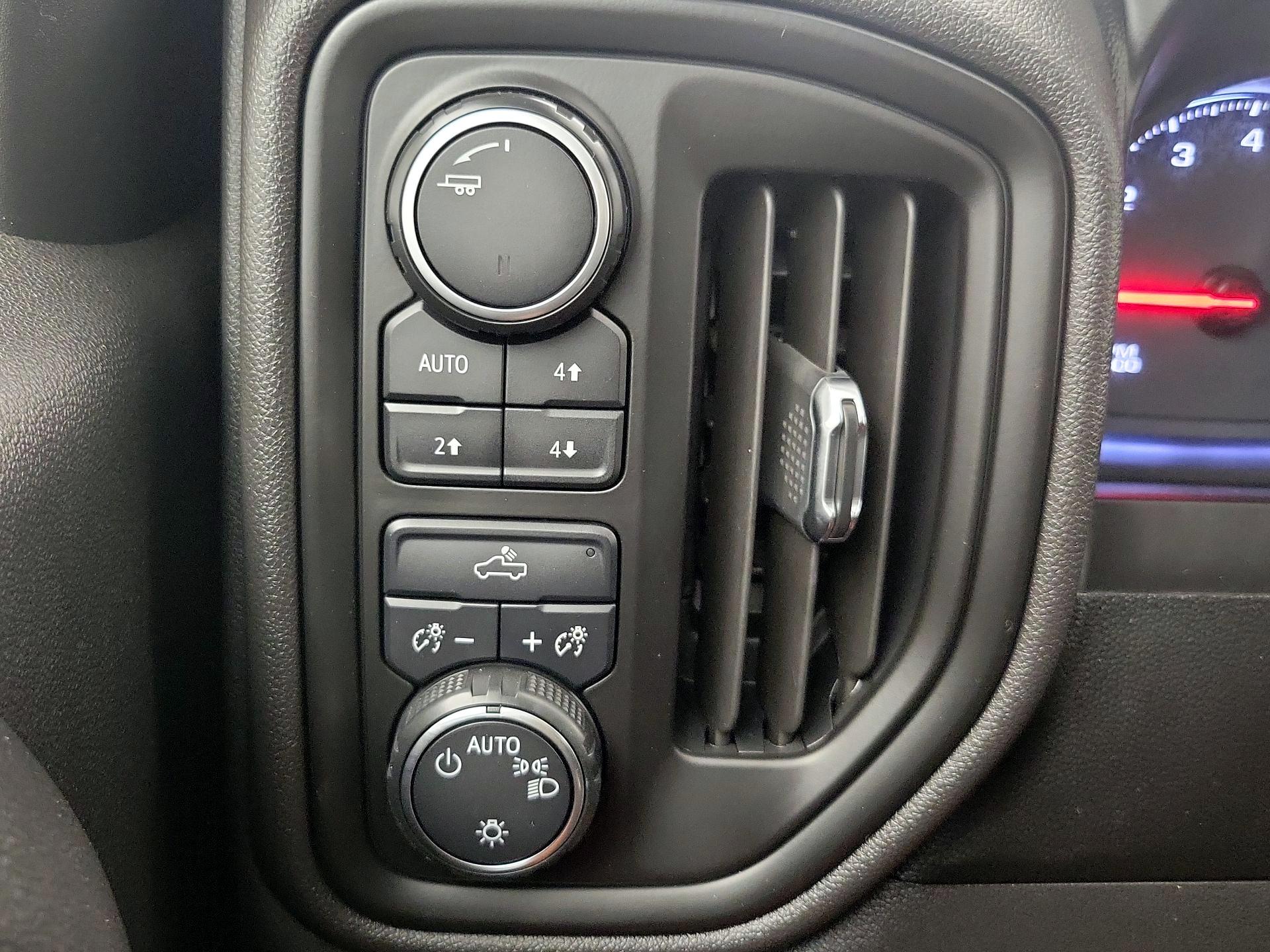 Thumbnail: 2020 Chevrolet Silverado 1500 - 13