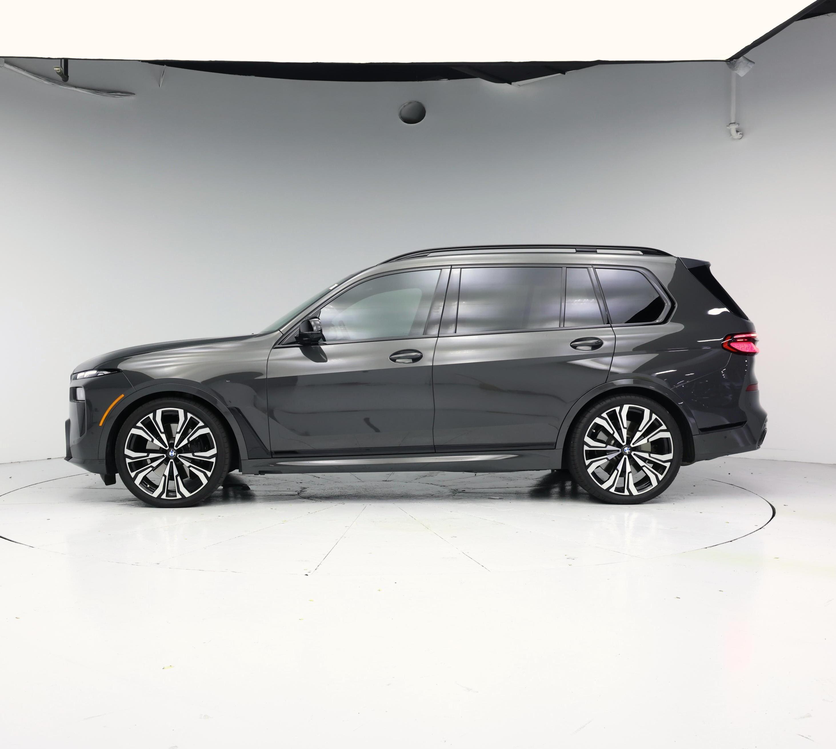 Thumbnail: 2025 BMW X7 - 3