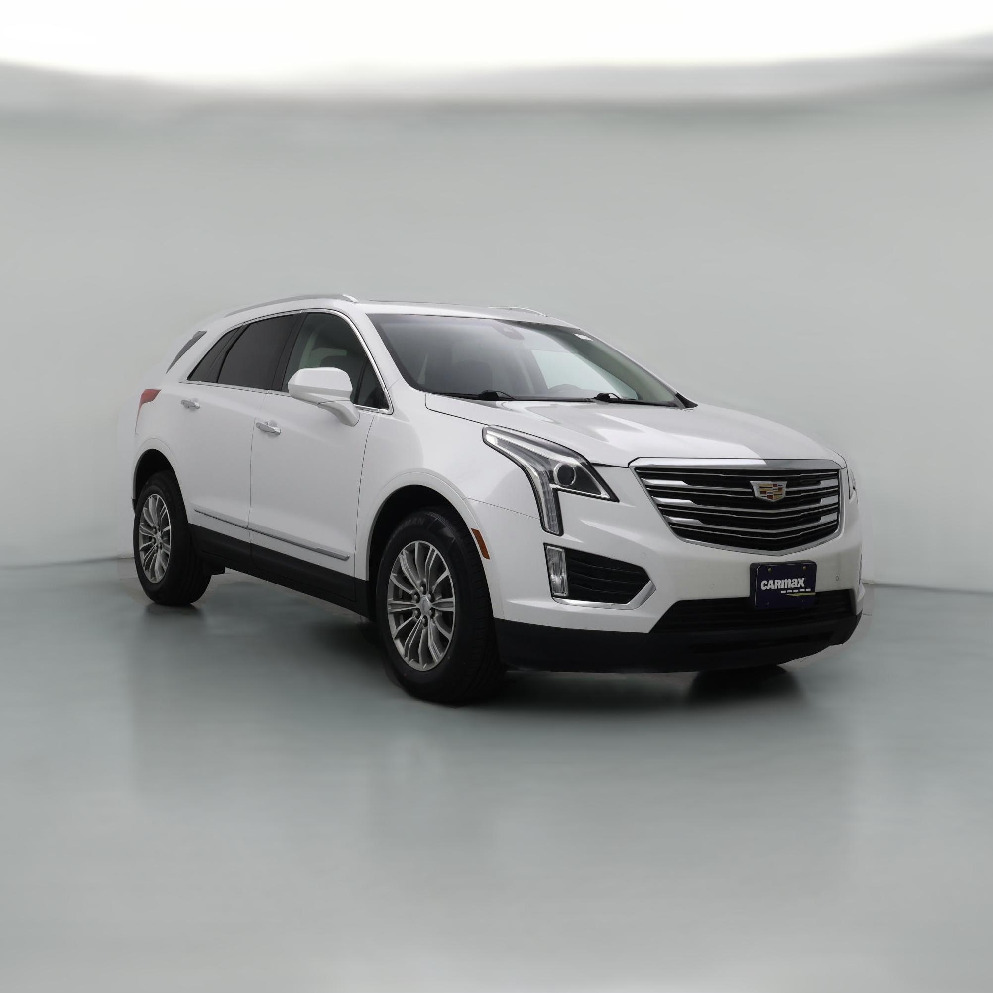Thumbnail: 2017 Cadillac XT5 - 1