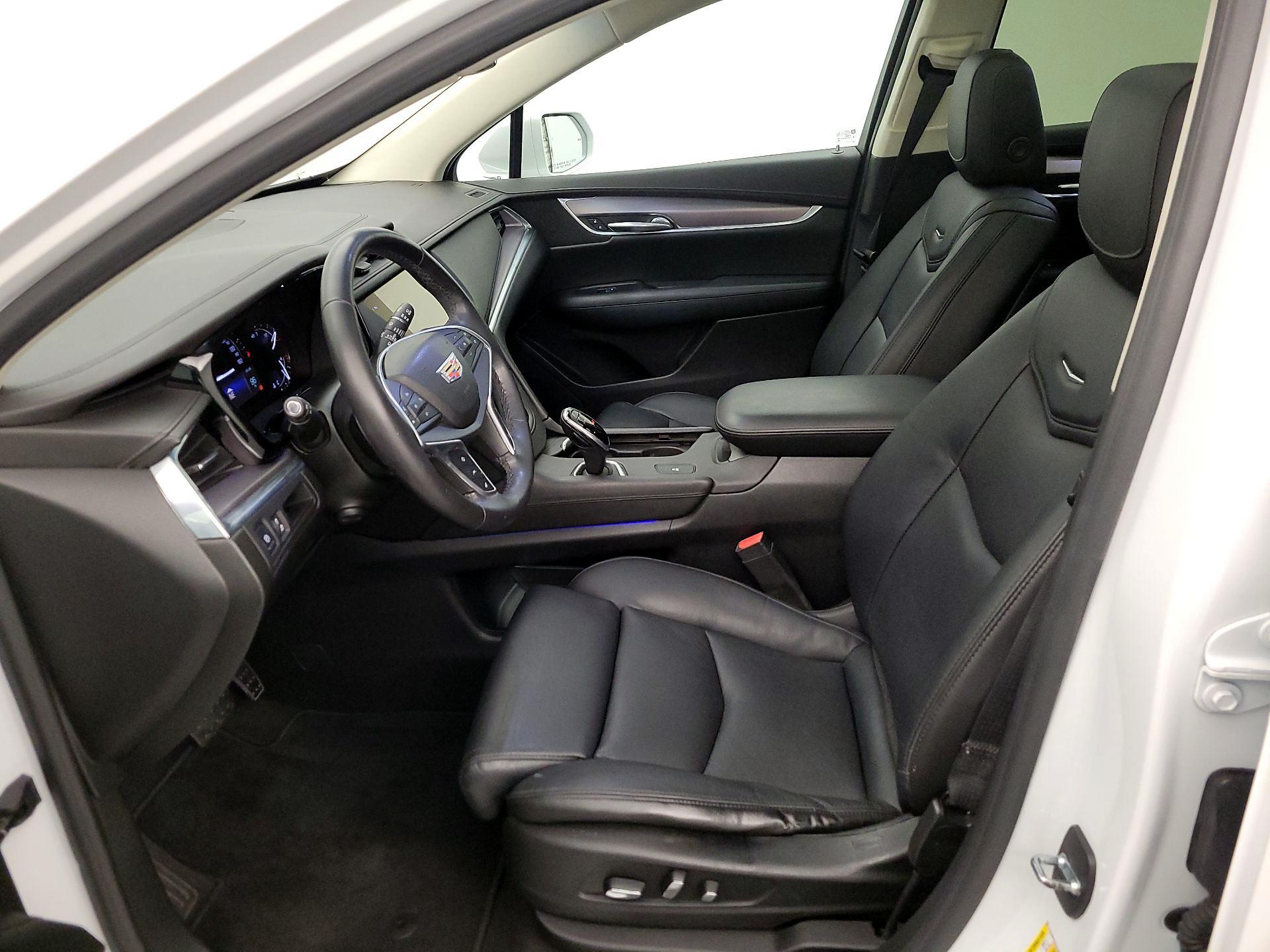 Thumbnail: 2017 Cadillac XT5 - 11