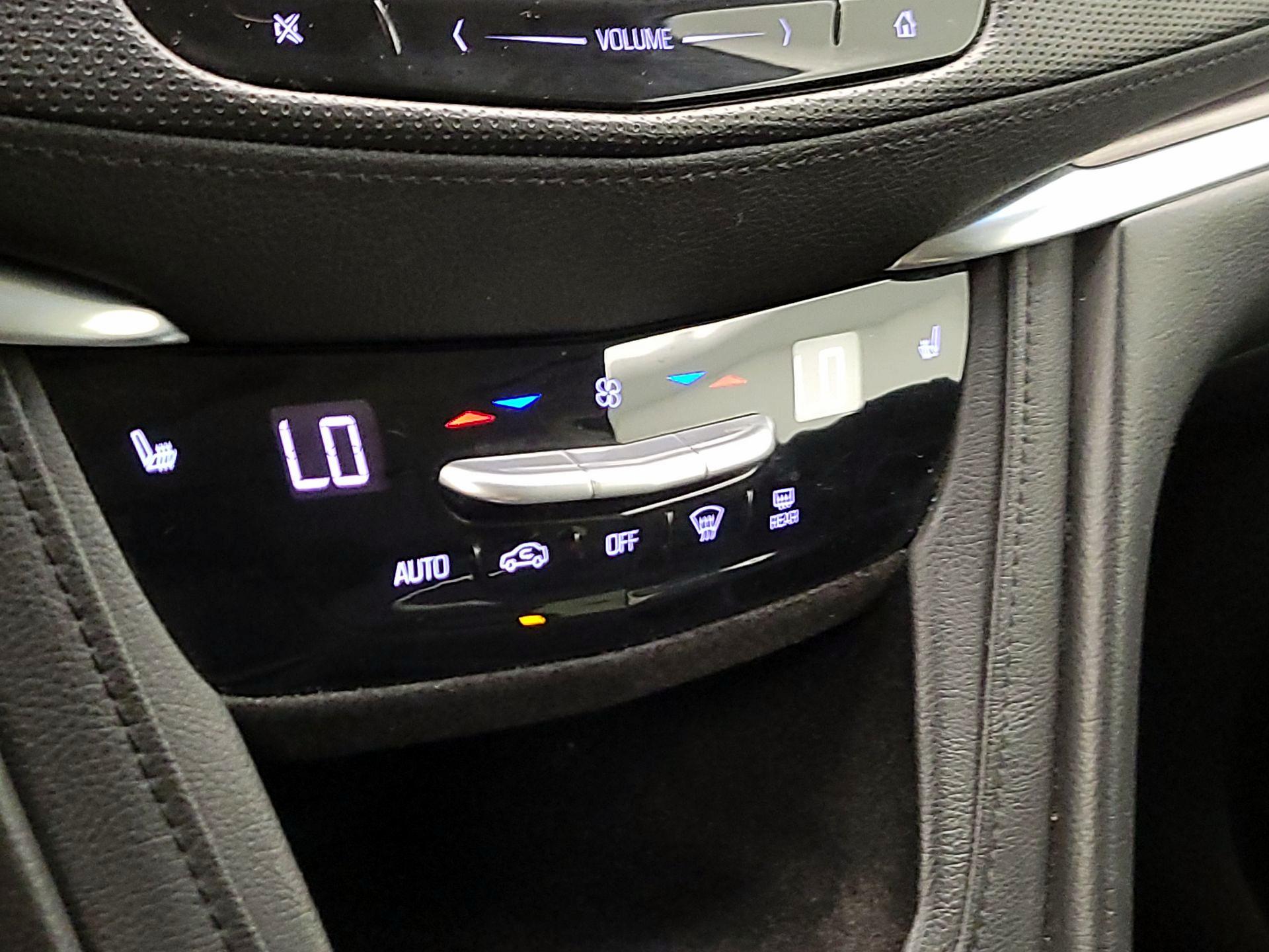 Thumbnail: 2017 Cadillac XT5 - 17
