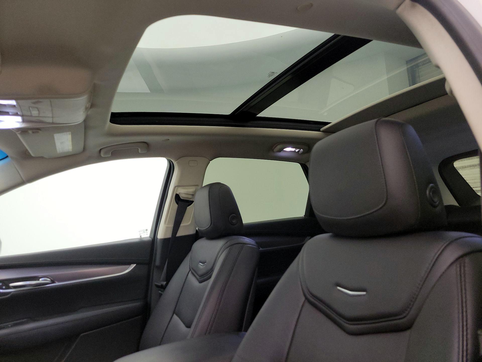 Thumbnail: 2017 Cadillac XT5 - 20