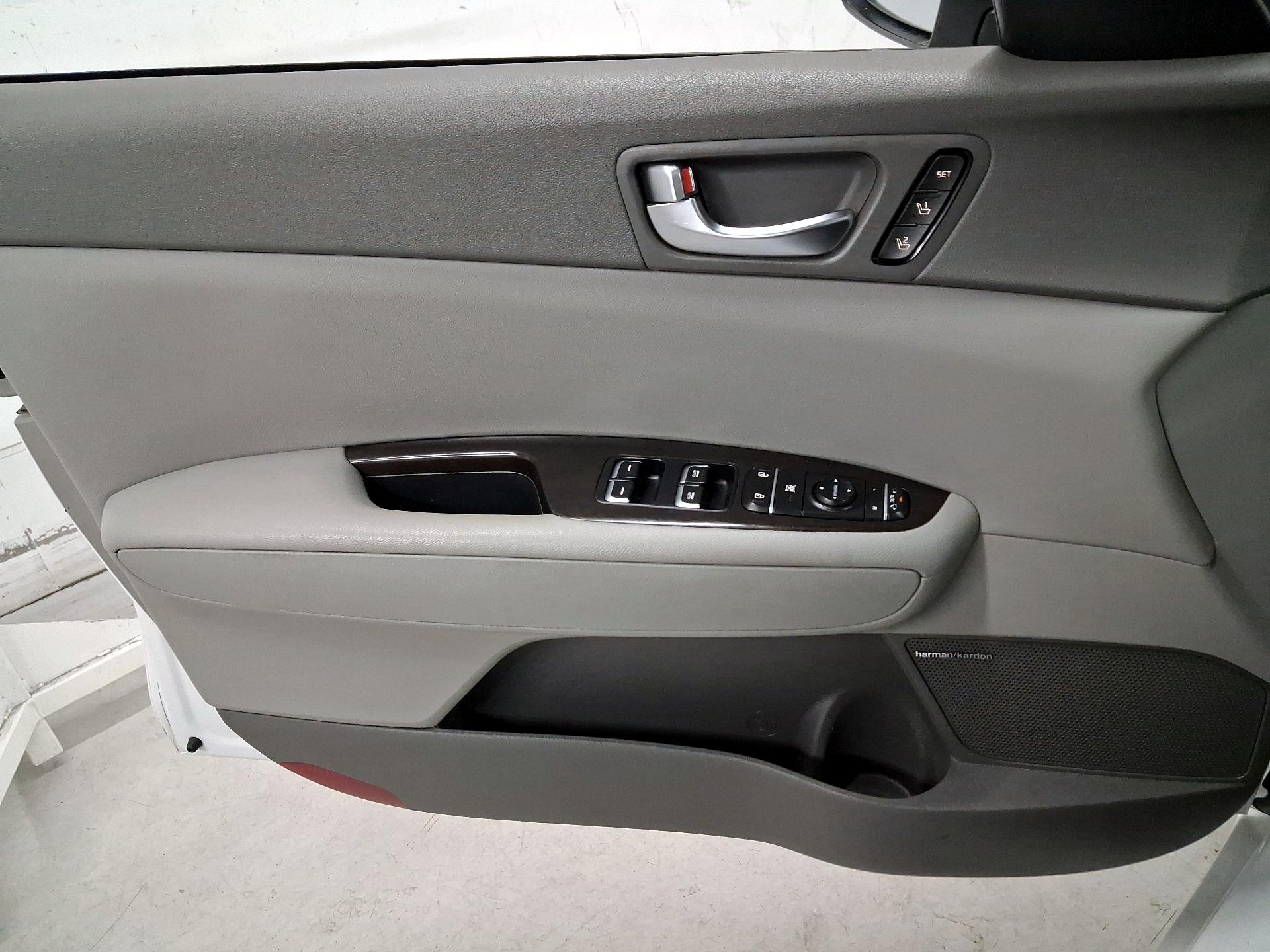 Thumbnail: 2016 Kia Optima - 12