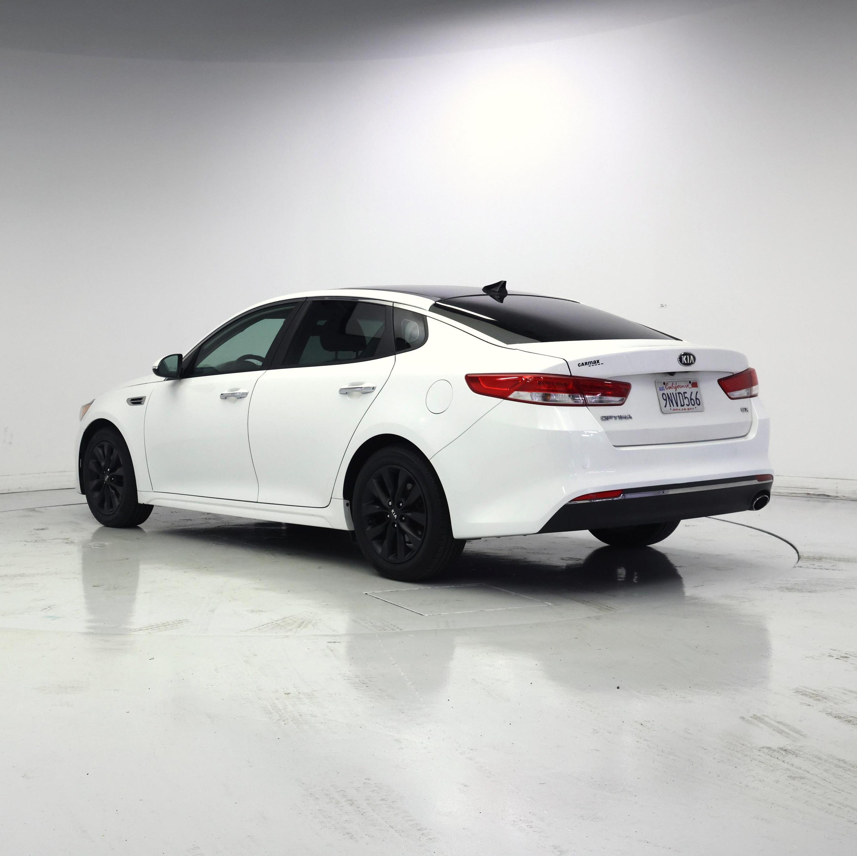 Thumbnail: 2016 Kia Optima - 2