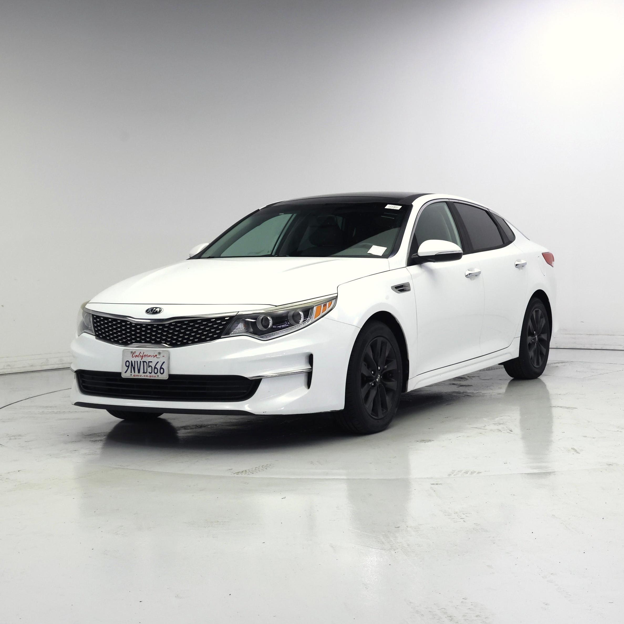 Thumbnail: 2016 Kia Optima - 4