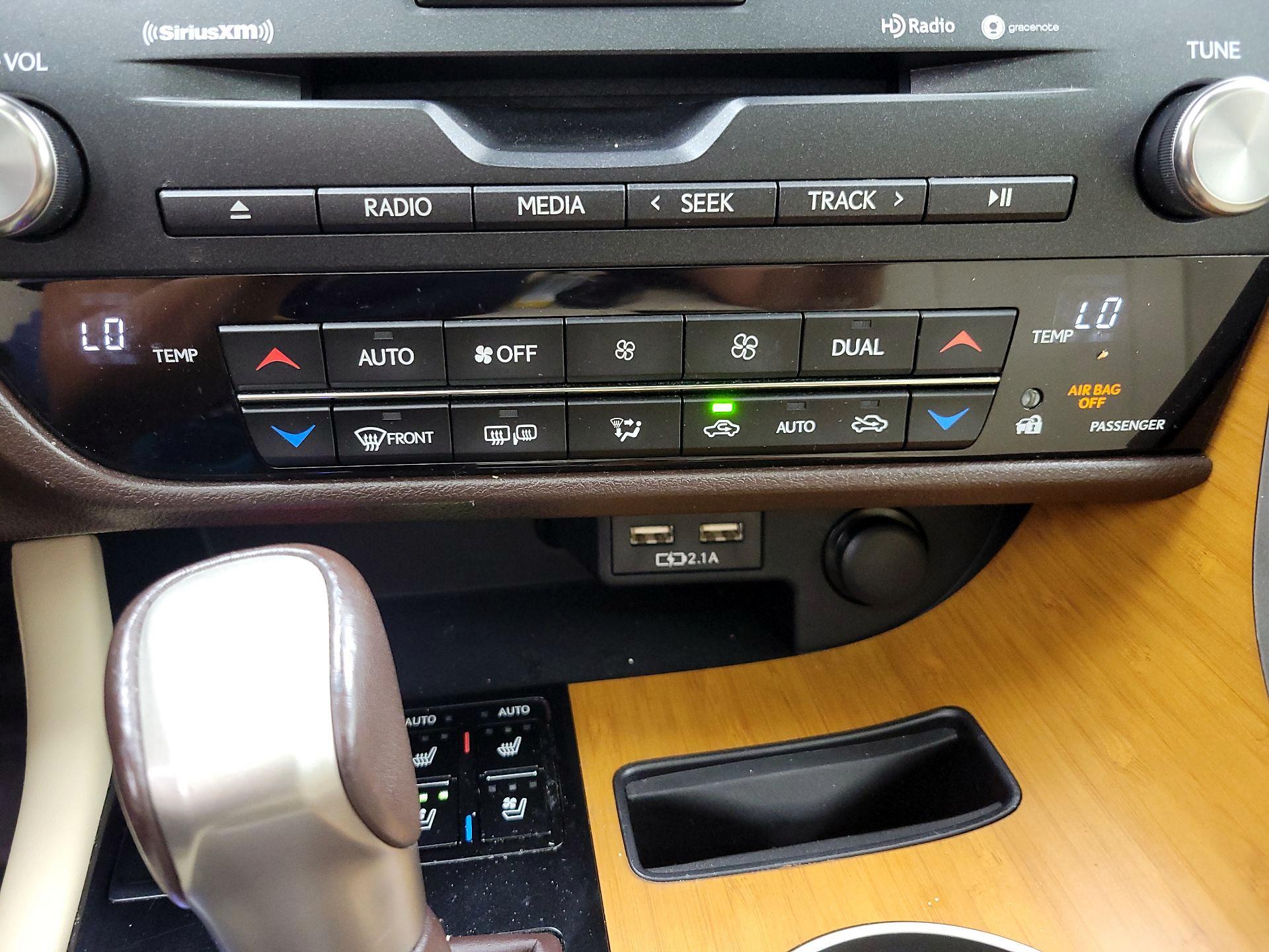 Thumbnail: 2020 Lexus RX - 17