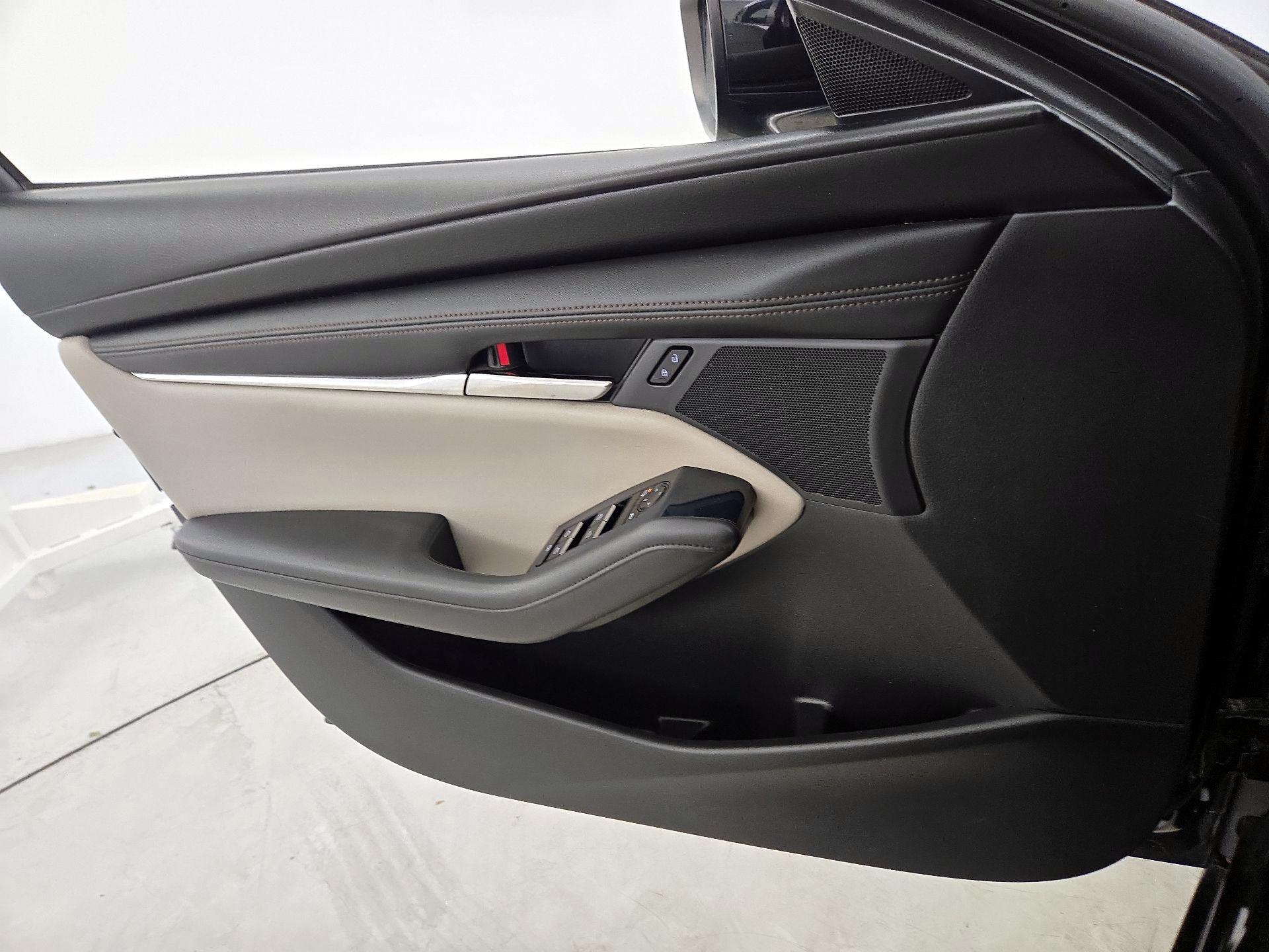 Thumbnail: 2019 Mazda Mazda3 - 12