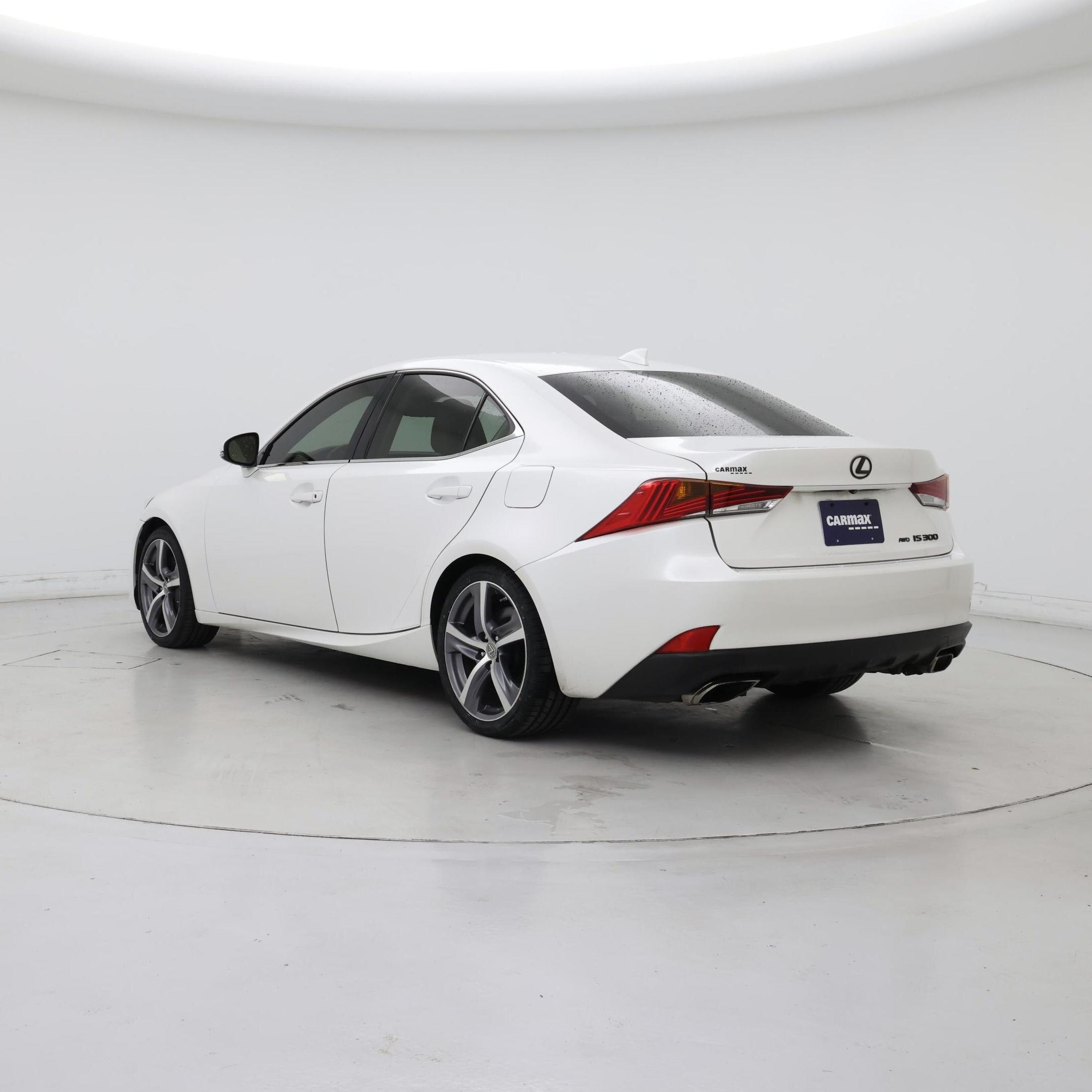 Thumbnail: 2017 Lexus IS - 2