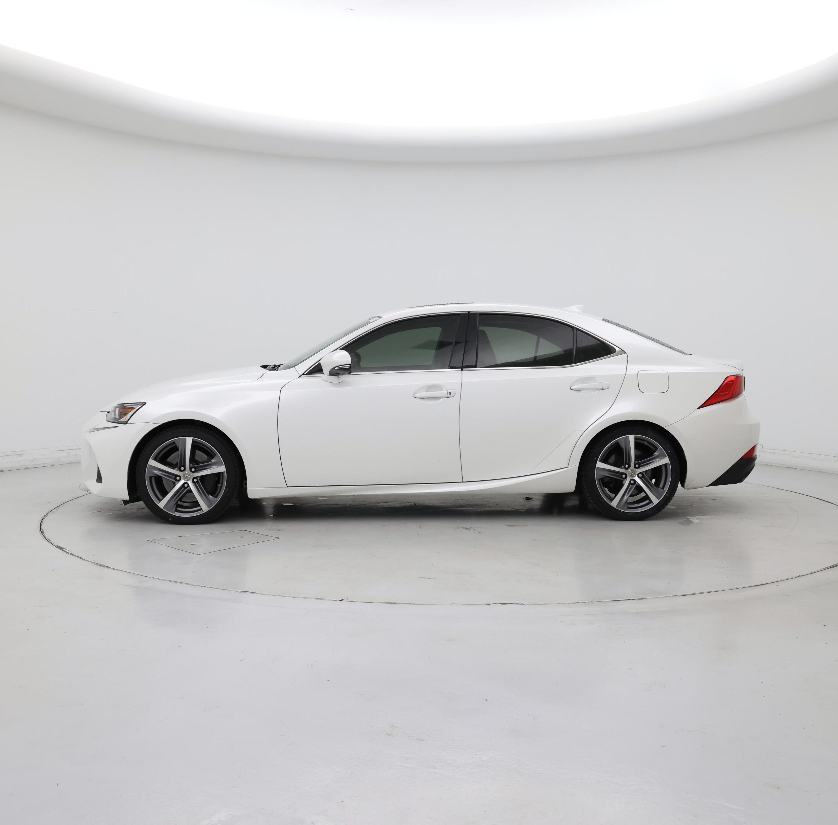Thumbnail: 2017 Lexus IS - 3