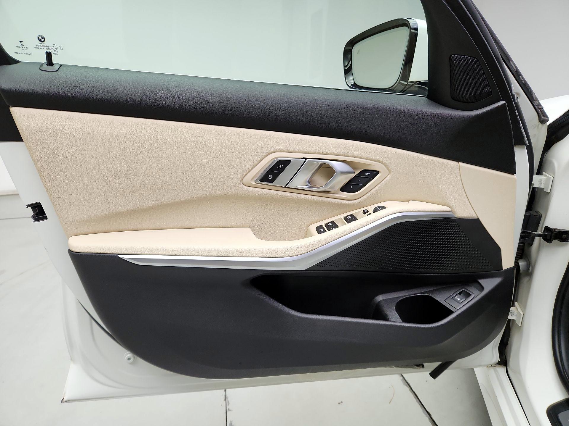 Thumbnail: 2020 BMW 3 Series - 10