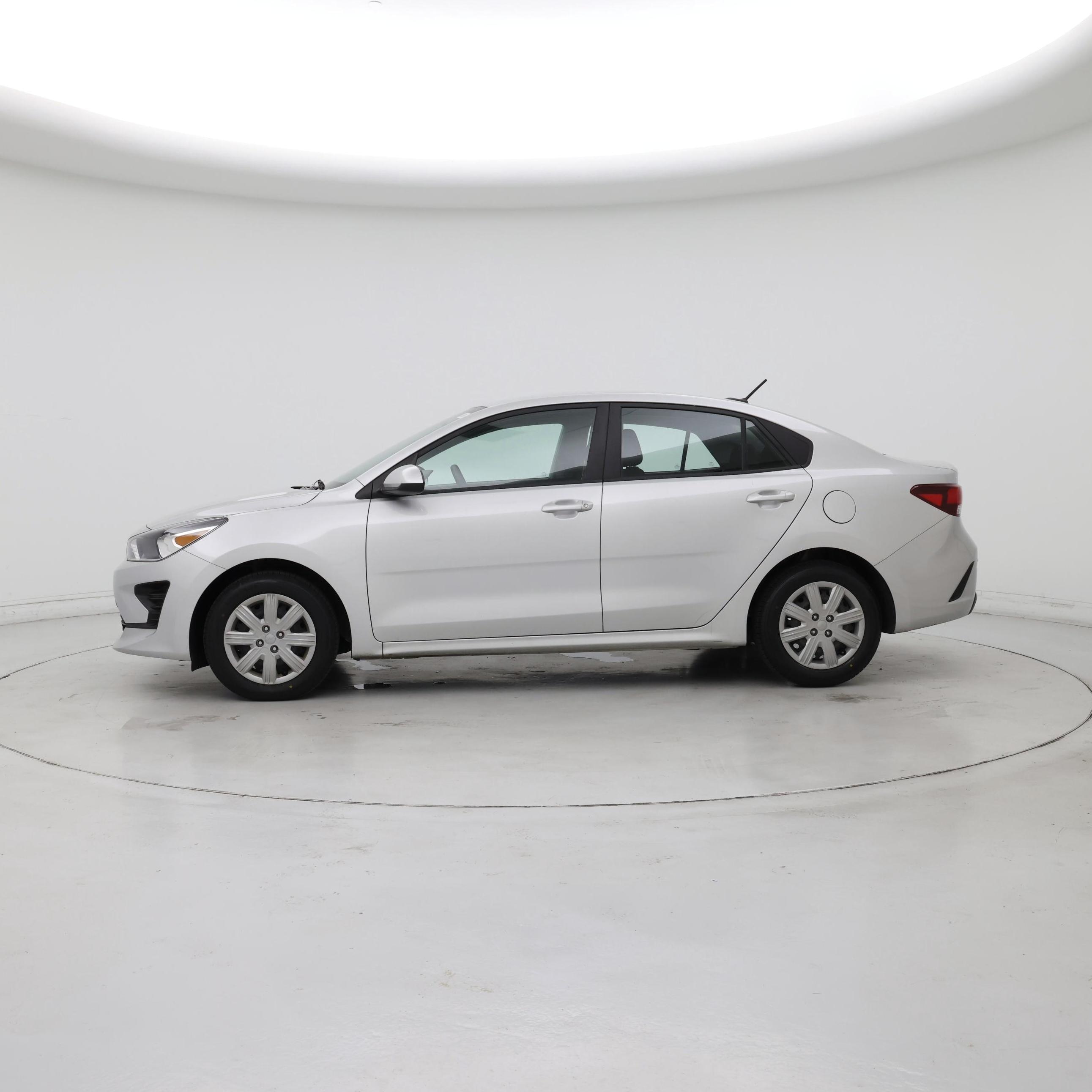 Thumbnail: 2023 Kia Rio - 3