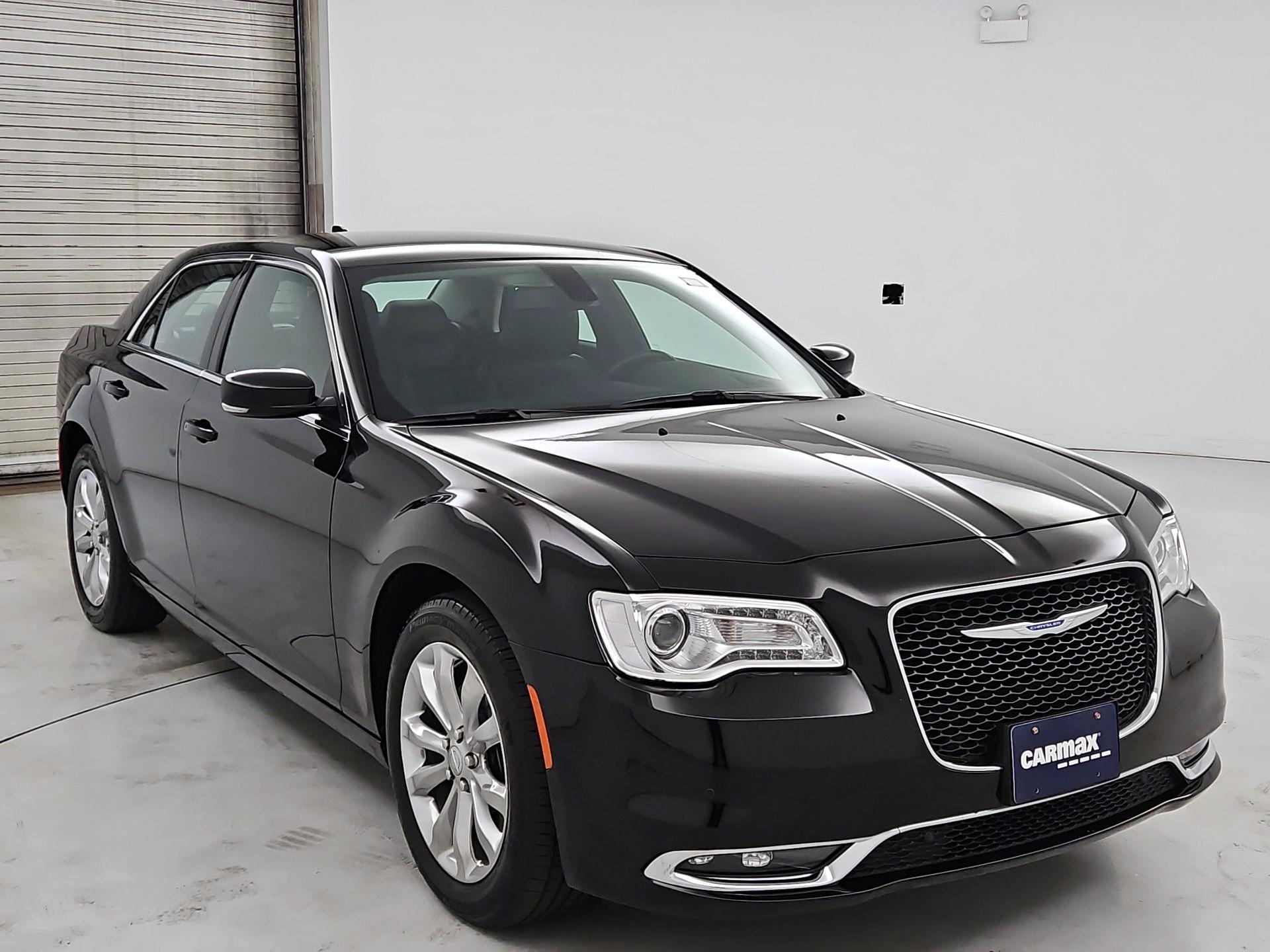 Thumbnail: 2018 Chrysler 300 - 1