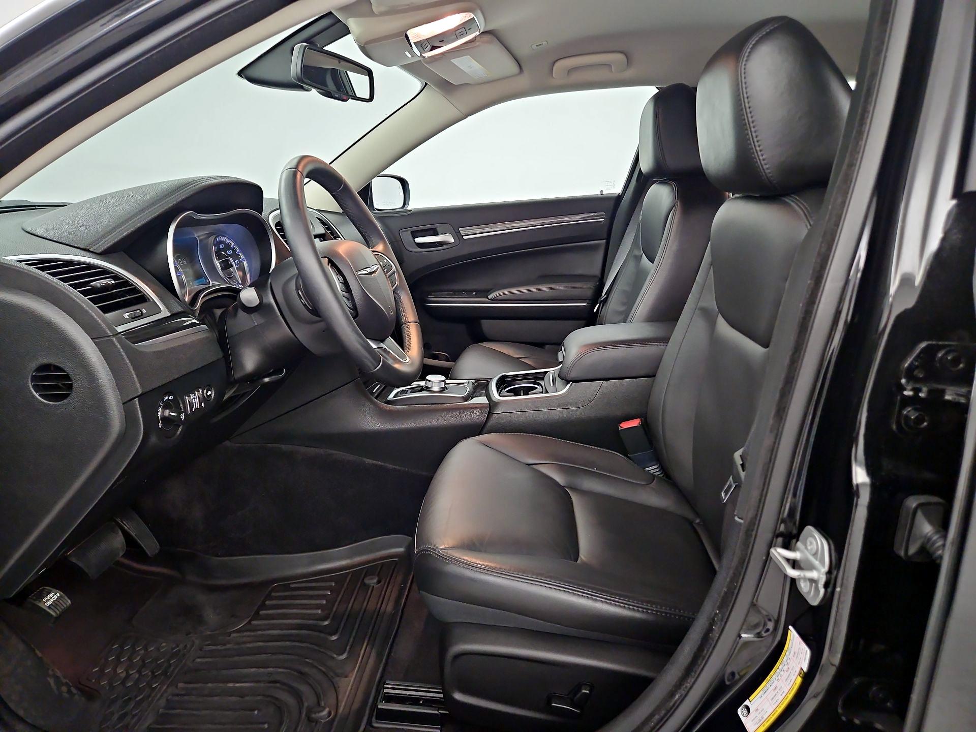 Thumbnail: 2018 Chrysler 300 - 9