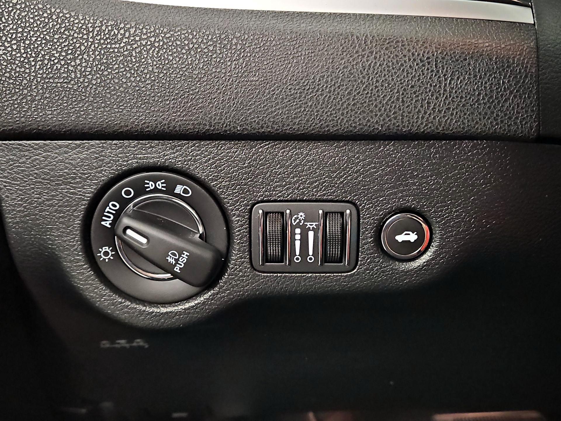 Thumbnail: 2018 Chrysler 300 - 11