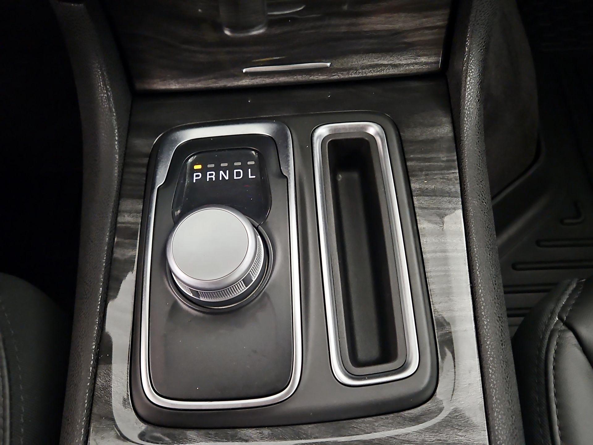 Thumbnail: 2018 Chrysler 300 - 16