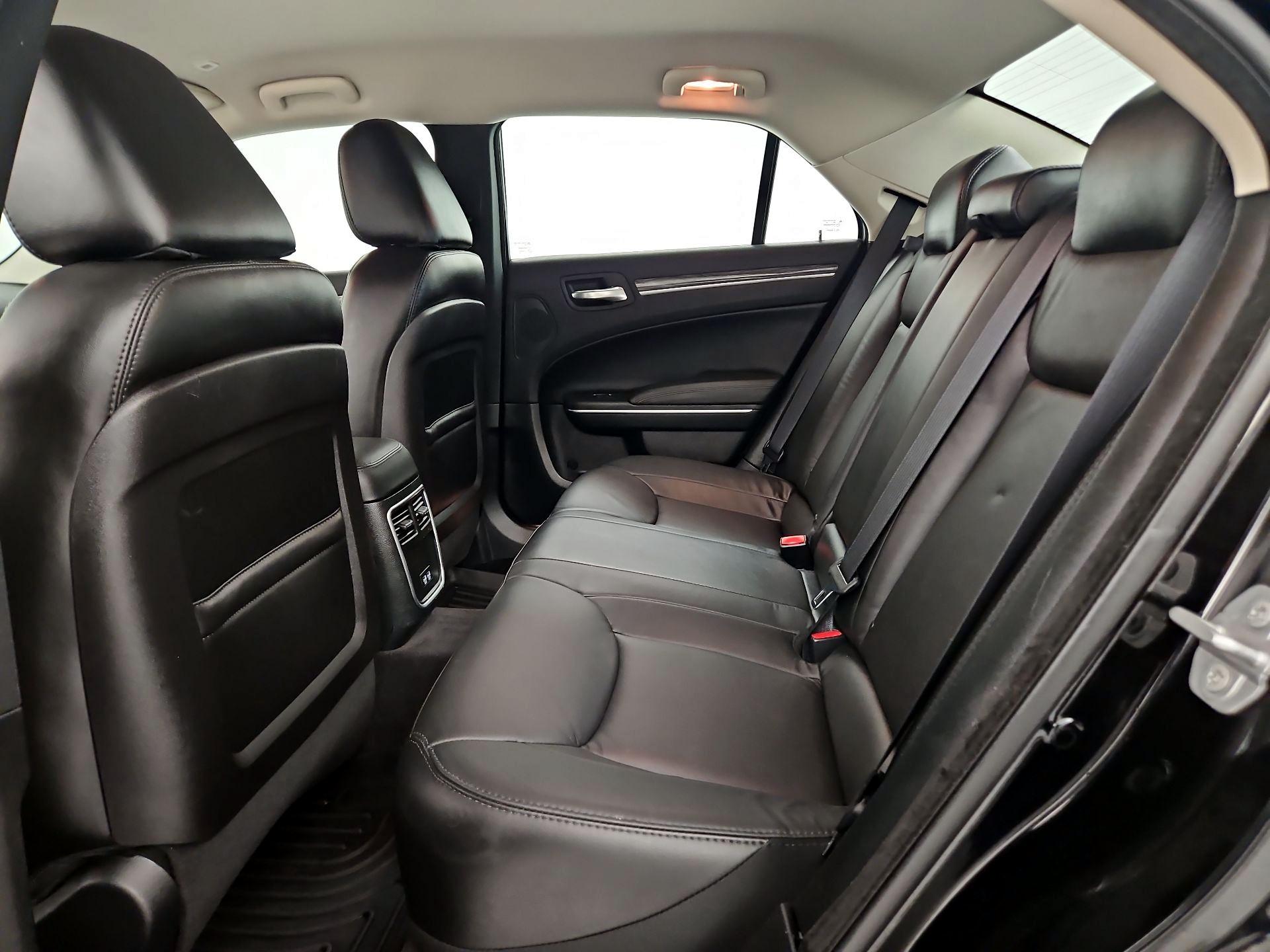 Thumbnail: 2018 Chrysler 300 - 18