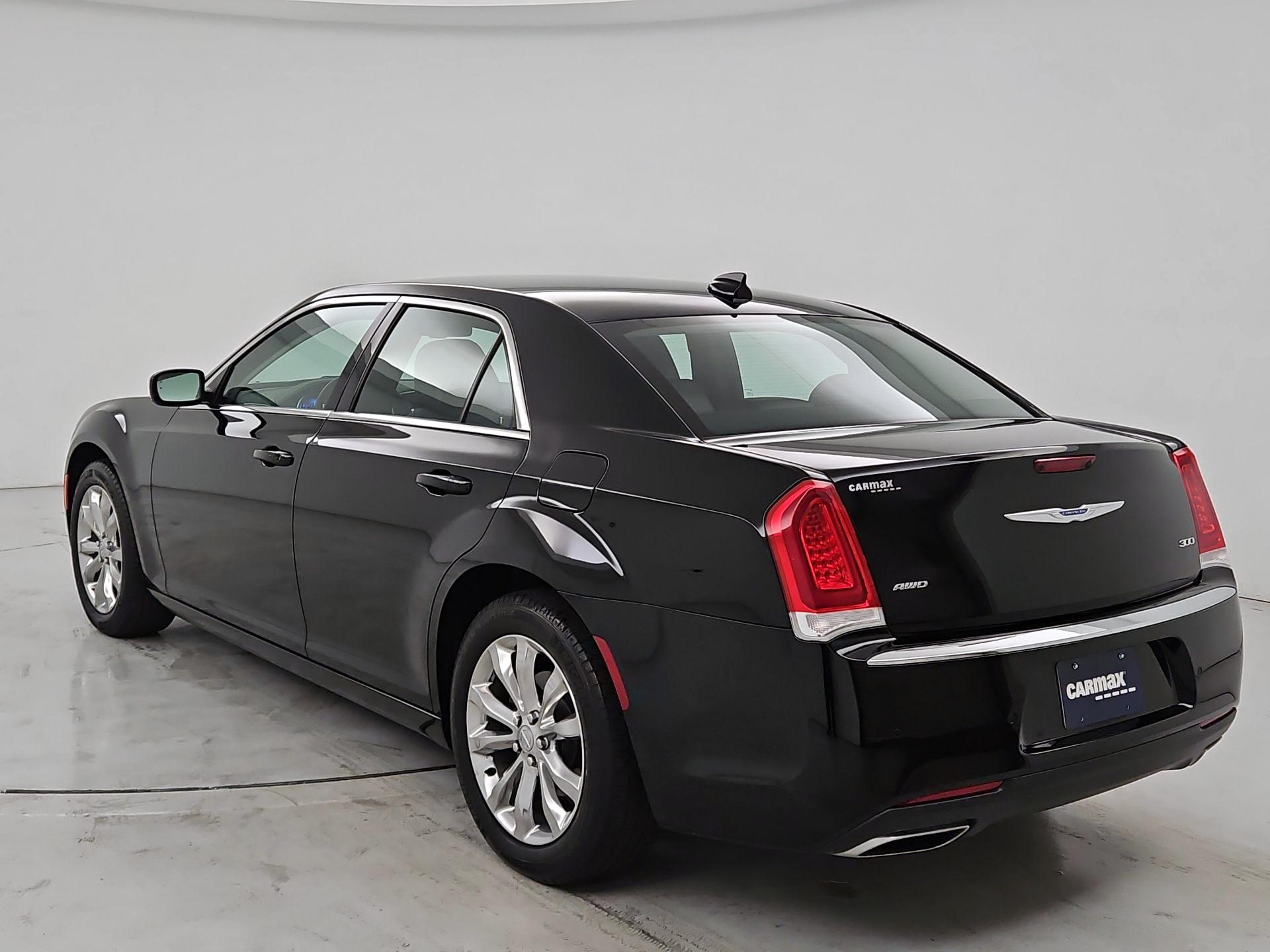 Thumbnail: 2018 Chrysler 300 - 7