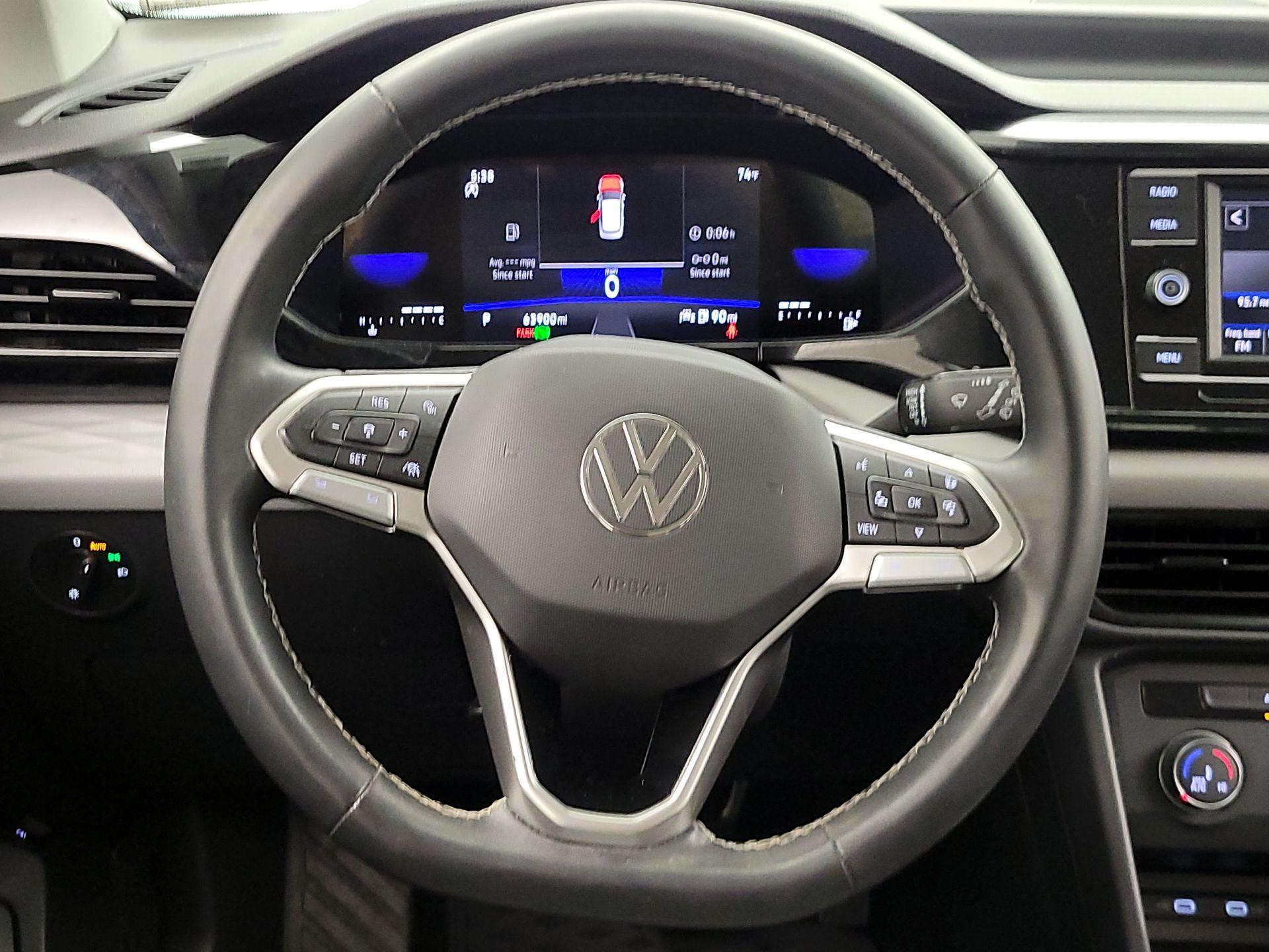 Thumbnail: 2022 Volkswagen Taos - 10