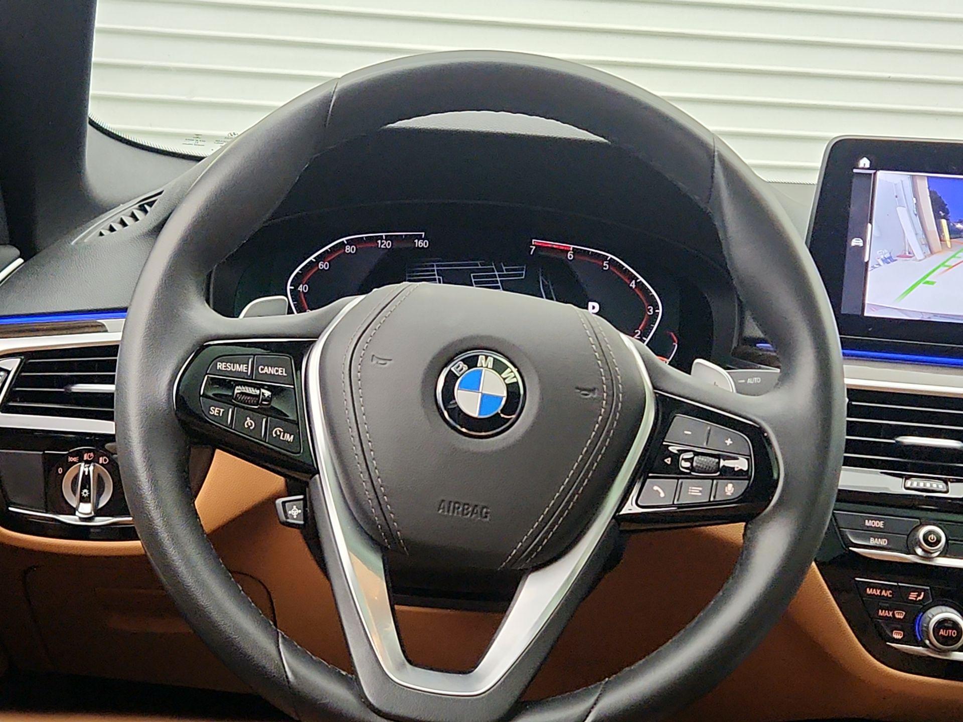 Thumbnail: 2022 BMW 5 Series - 10
