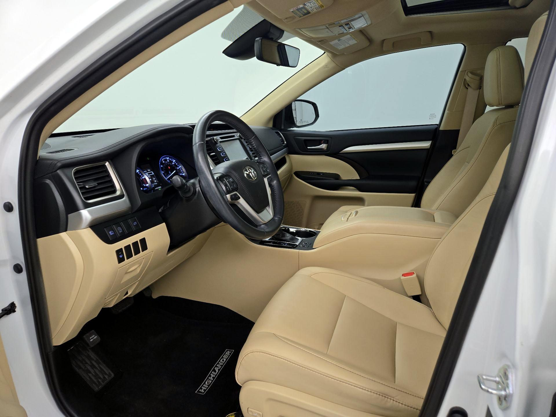 Thumbnail: 2019 Toyota Highlander - 11