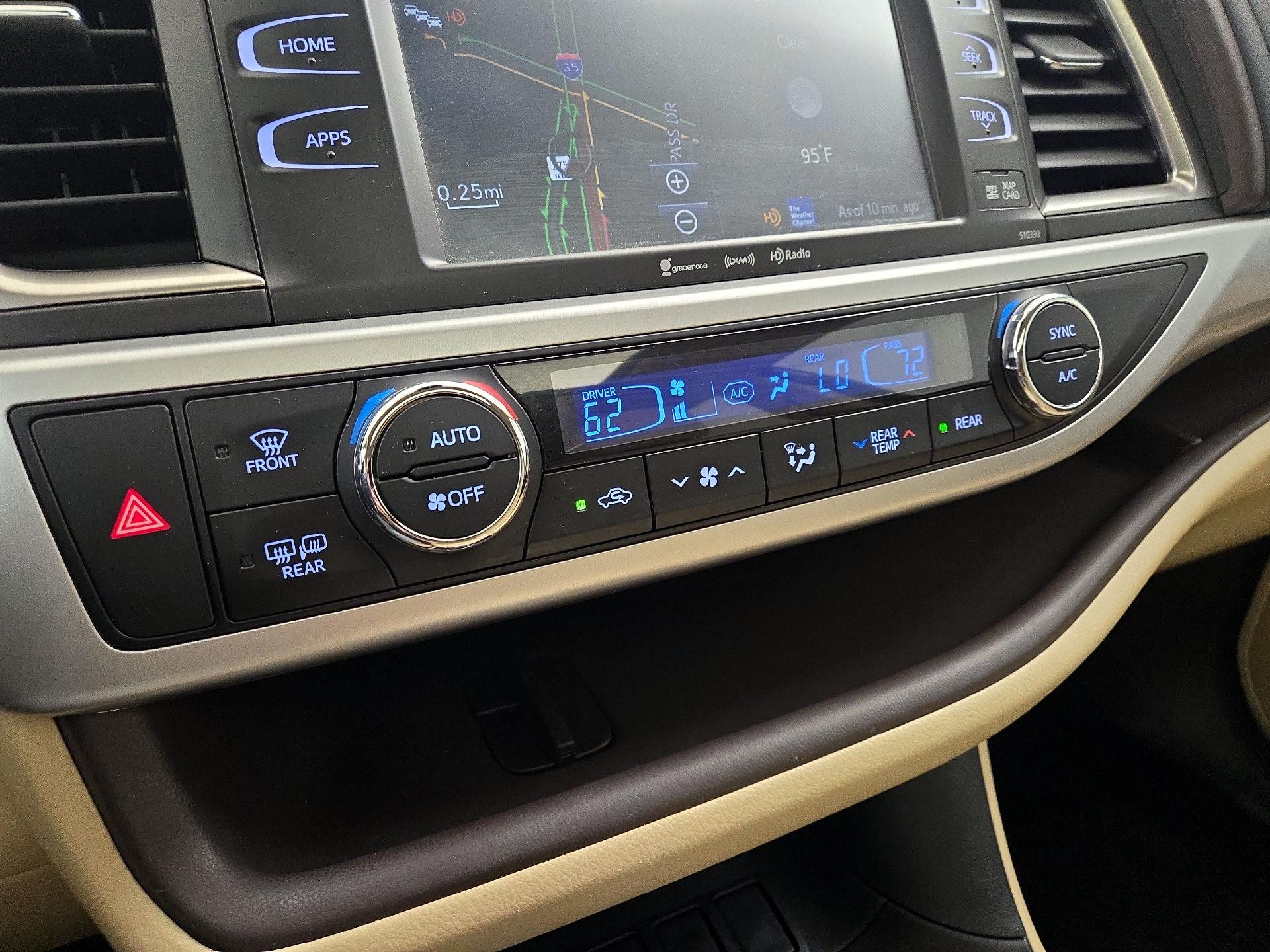Thumbnail: 2019 Toyota Highlander - 17