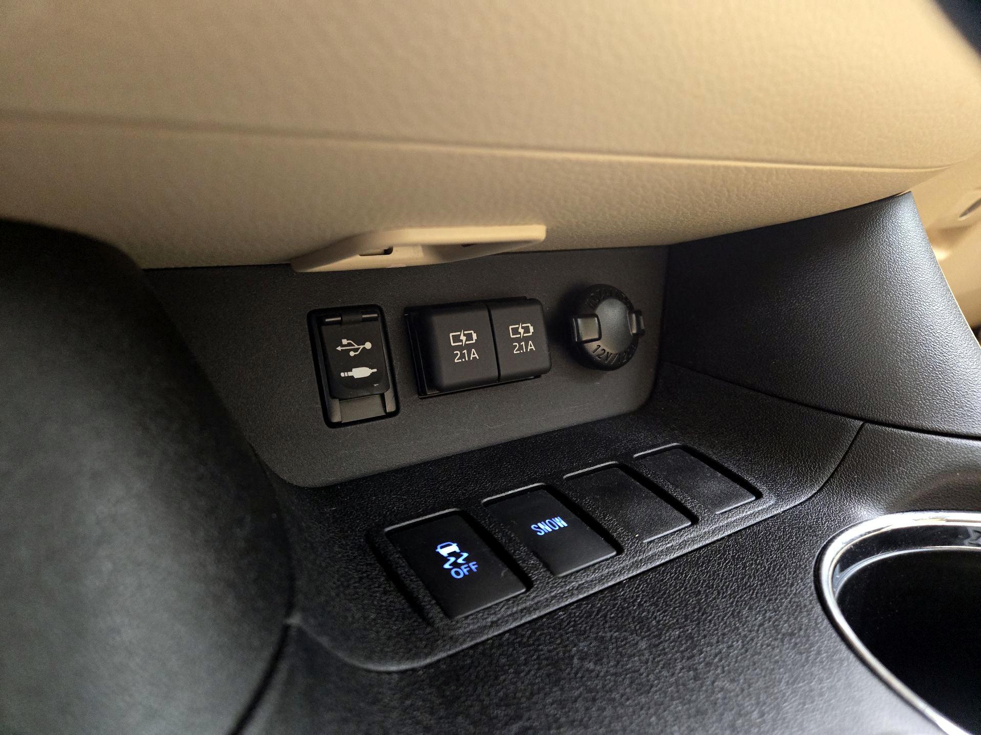 Thumbnail: 2019 Toyota Highlander - 19