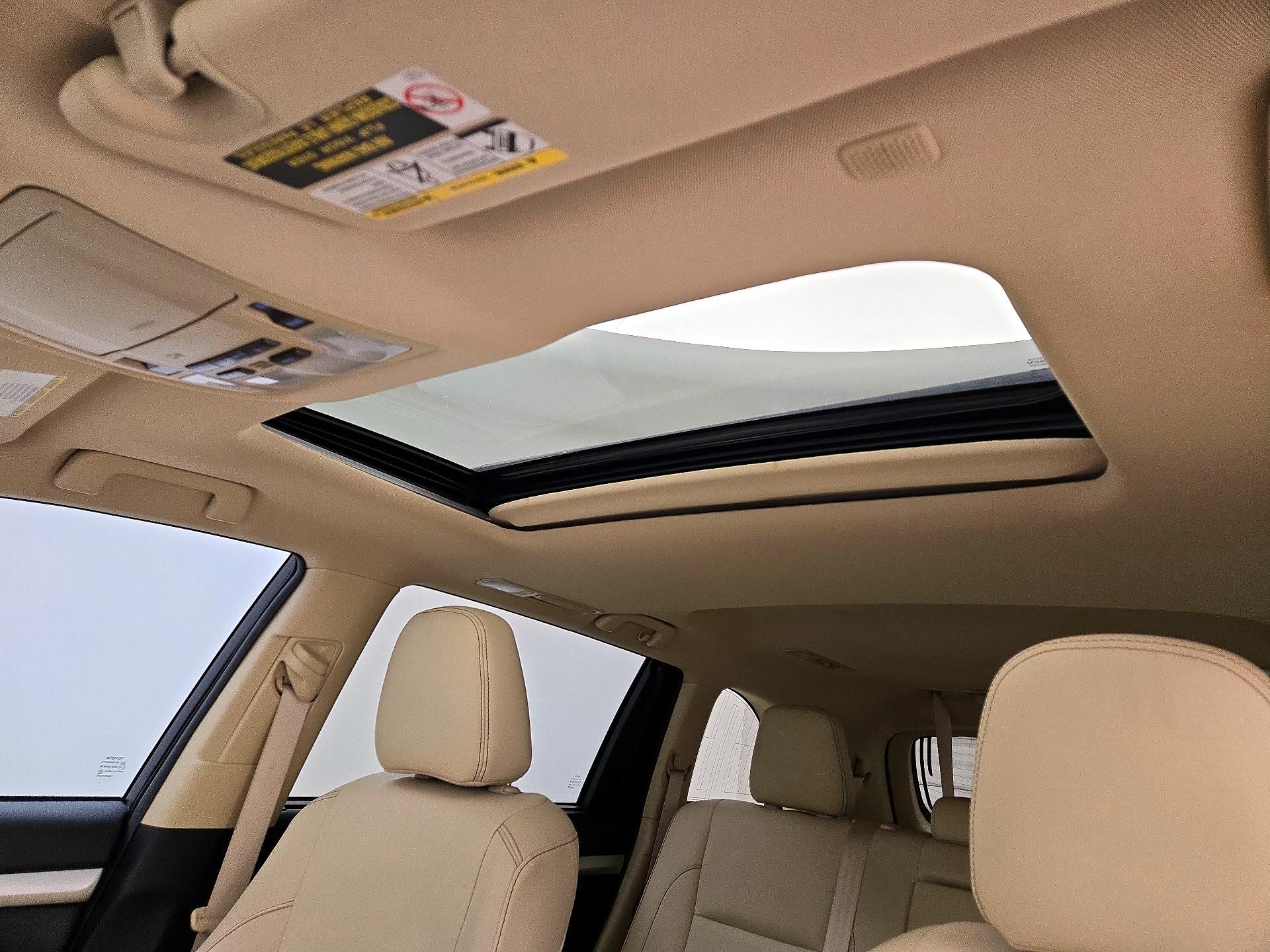 Thumbnail: 2019 Toyota Highlander - 20
