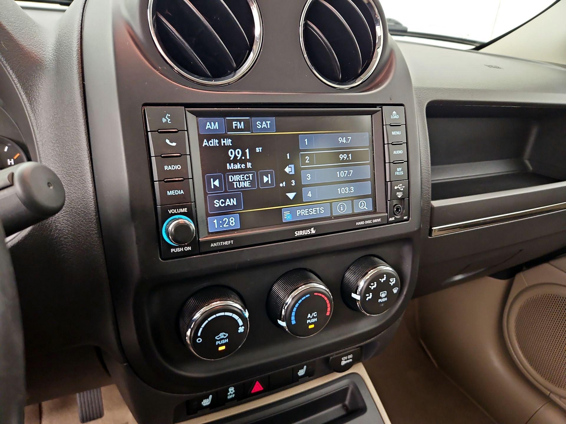 Thumbnail: 2017 Jeep Patriot - 14