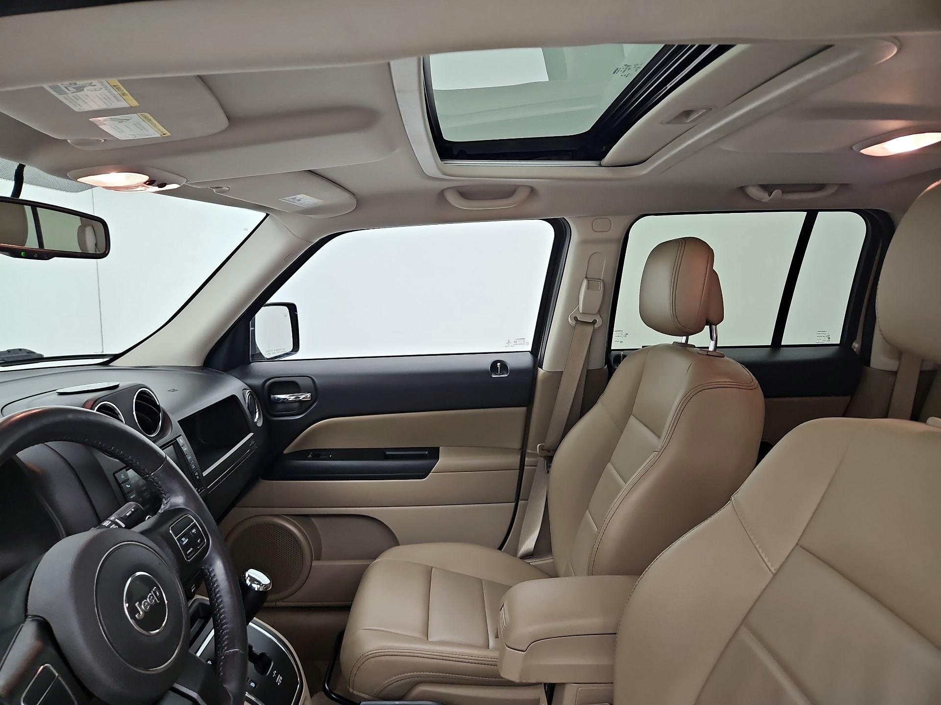 Thumbnail: 2017 Jeep Patriot - 17