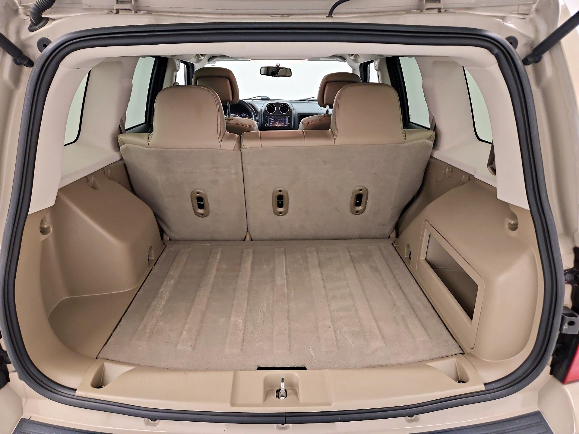 Thumbnail: 2017 Jeep Patriot - 19