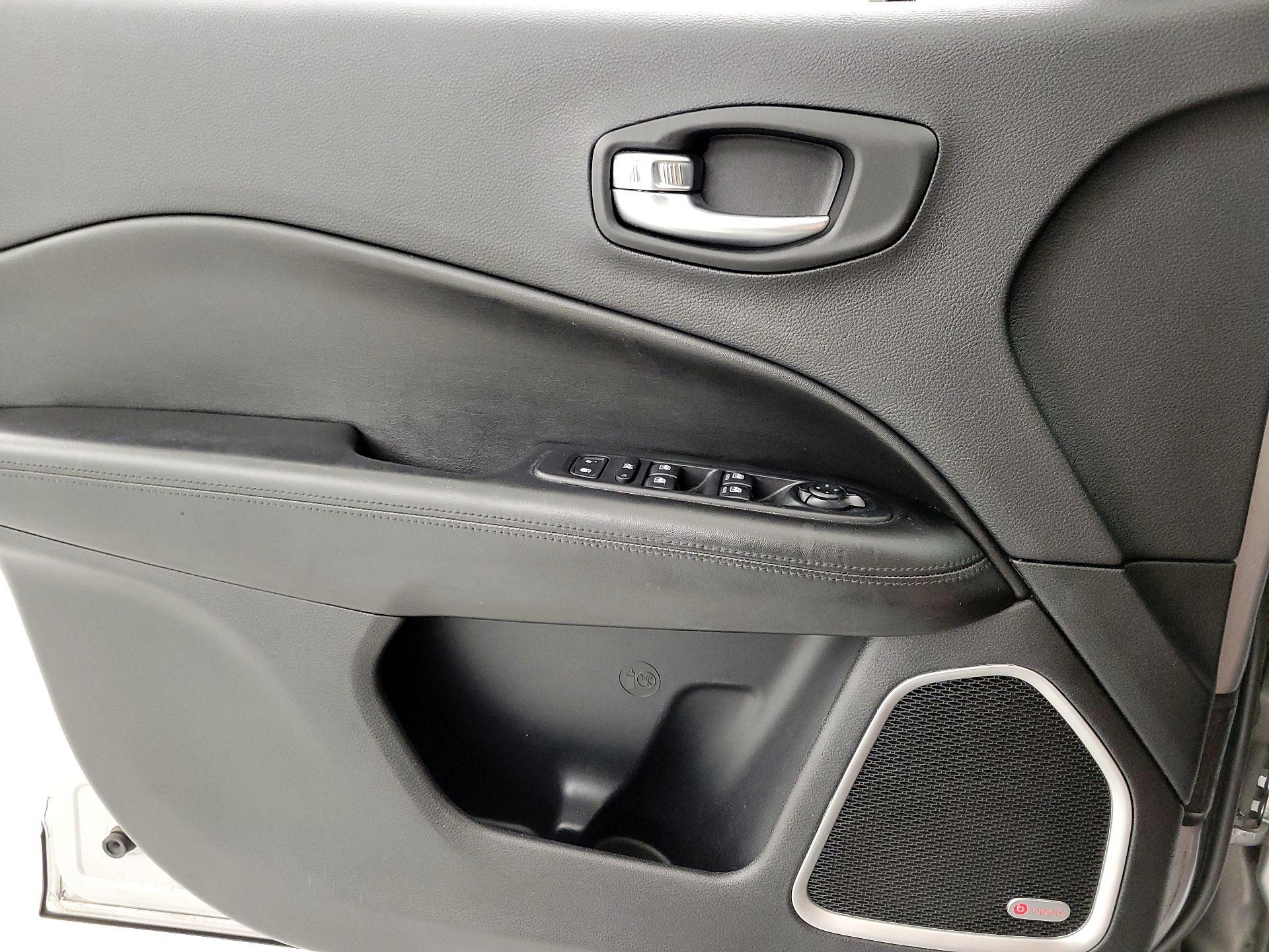 Thumbnail: 2019 Jeep Compass - 12