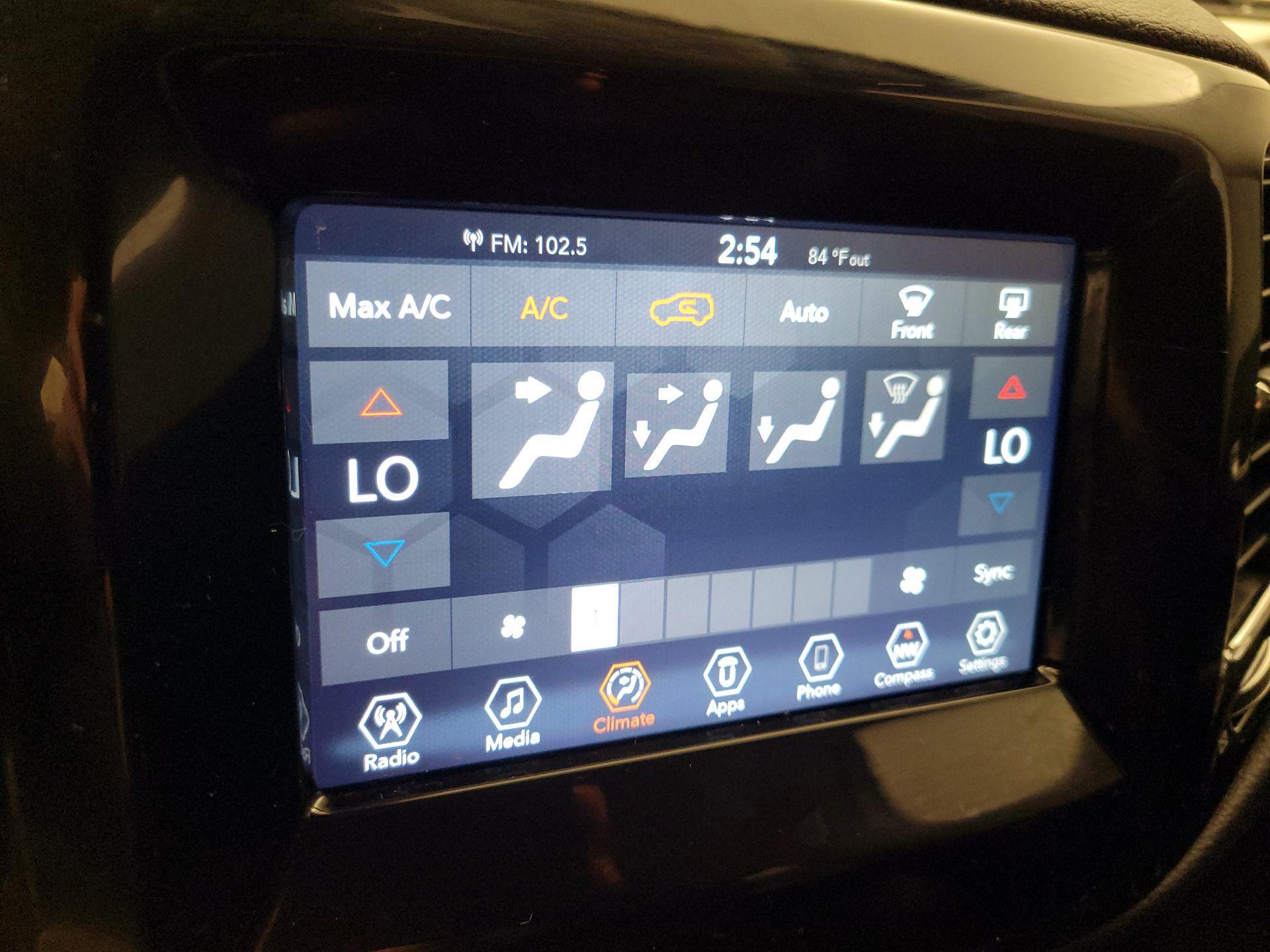 Thumbnail: 2019 Jeep Compass - 16
