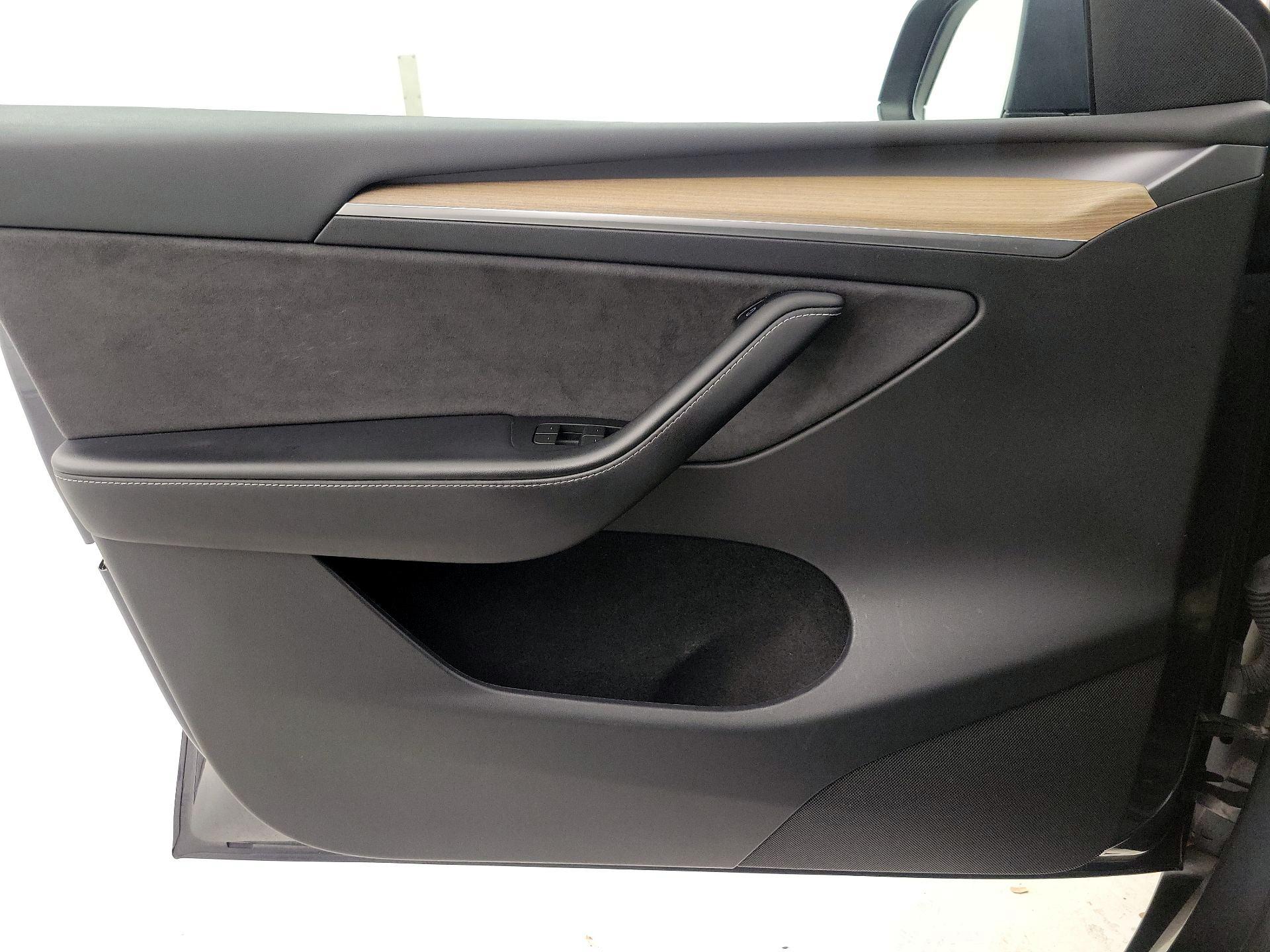 Thumbnail: 2022 Tesla Model Y - 12