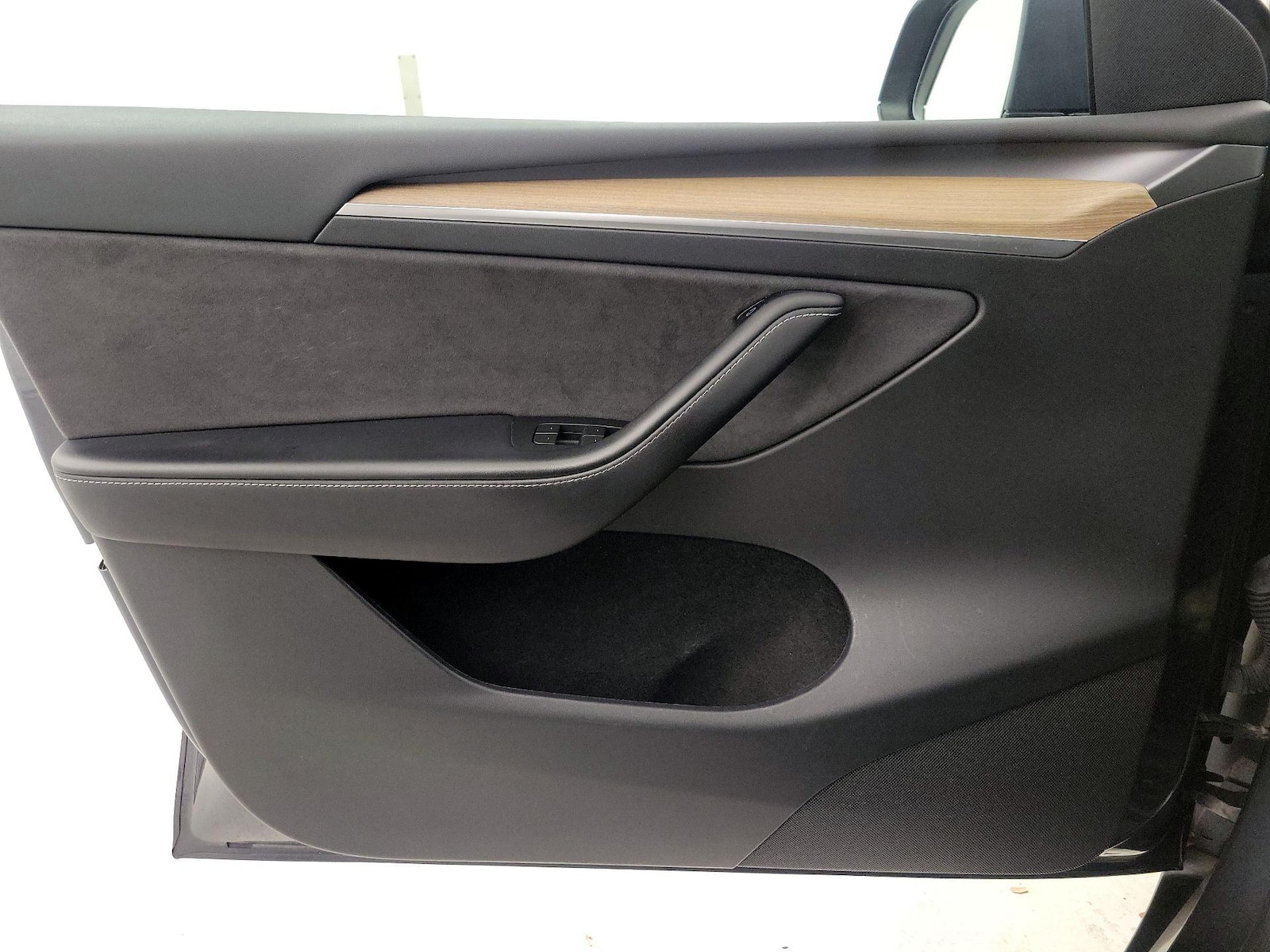 2022 Tesla Model Y Long Range - Photo 13