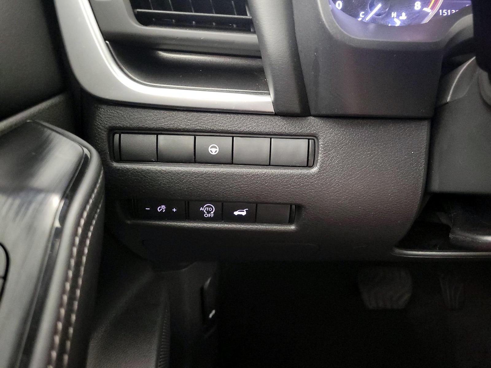 2025 Nissan Rogue SV - Photo 14
