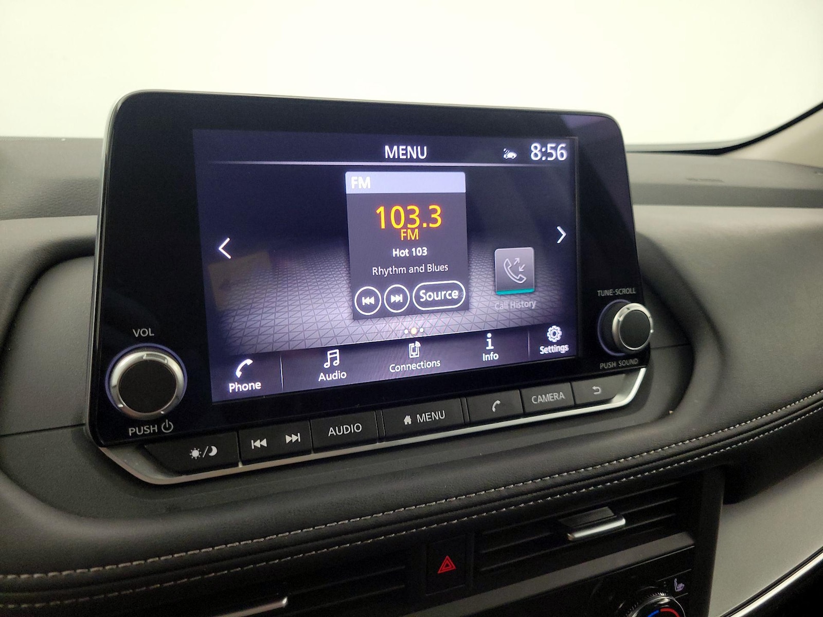 2025 Nissan Rogue SV - Photo 16