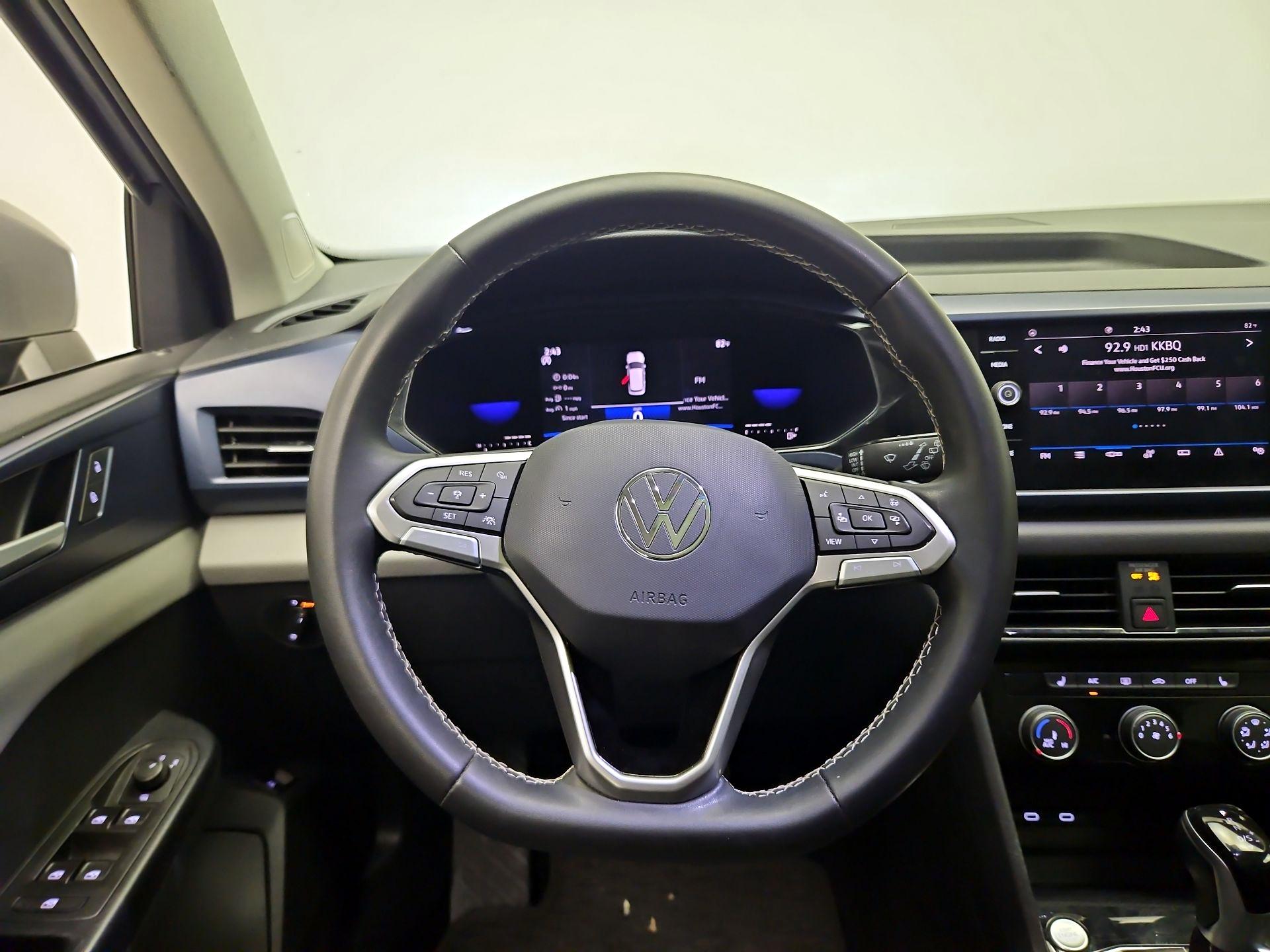 Thumbnail: 2023 Volkswagen Taos - 10