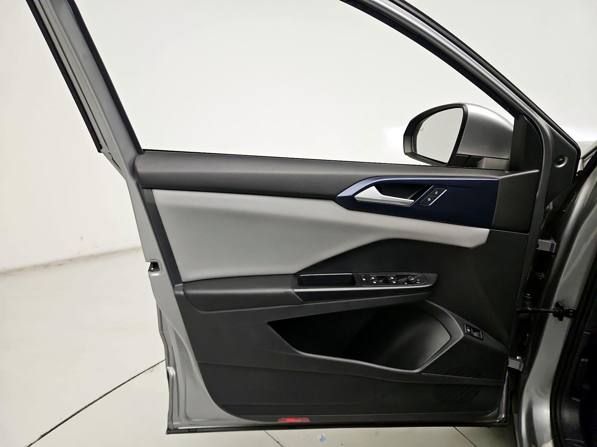 Thumbnail: 2023 Volkswagen Taos - 12