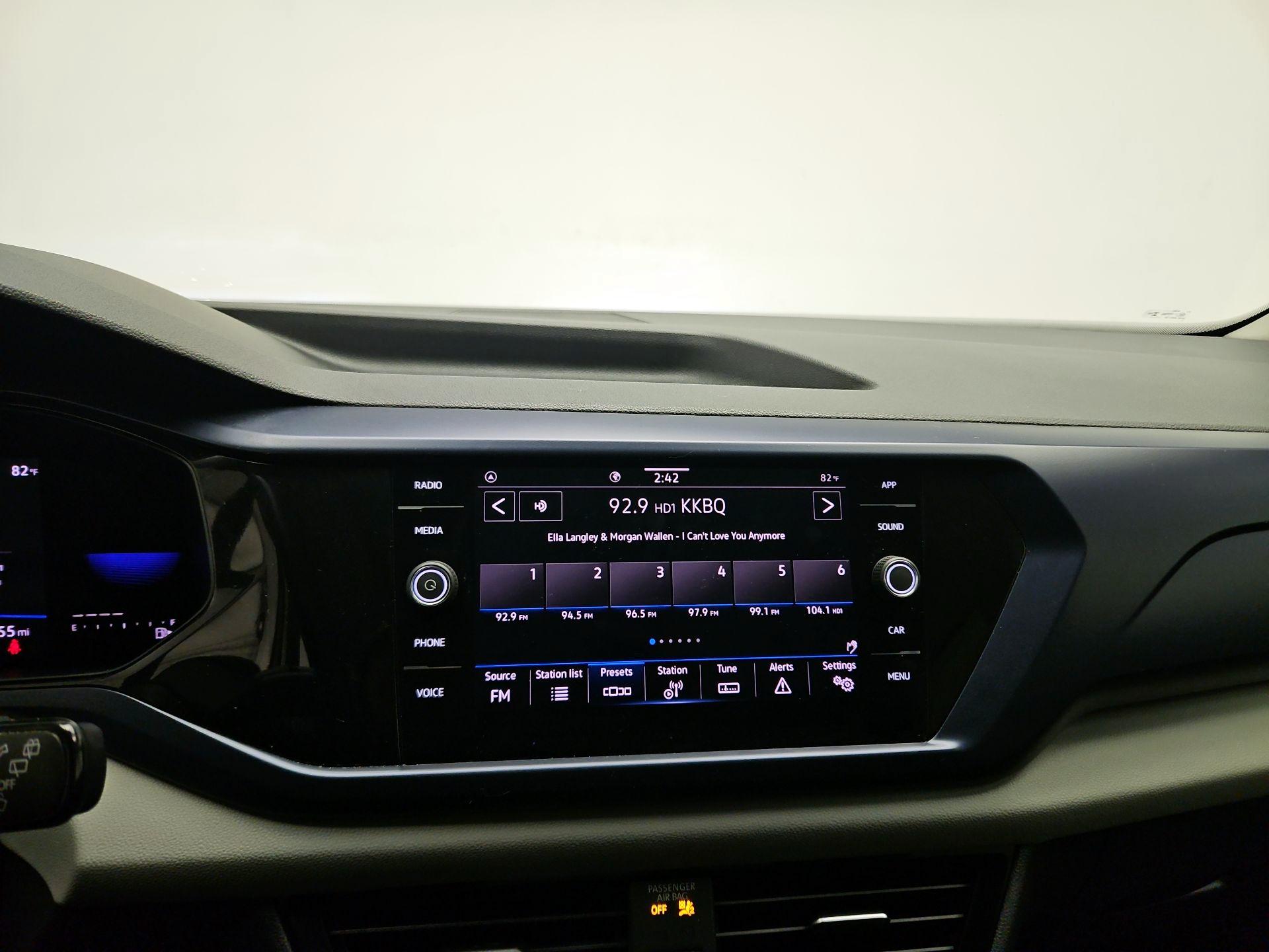 Thumbnail: 2023 Volkswagen Taos - 14