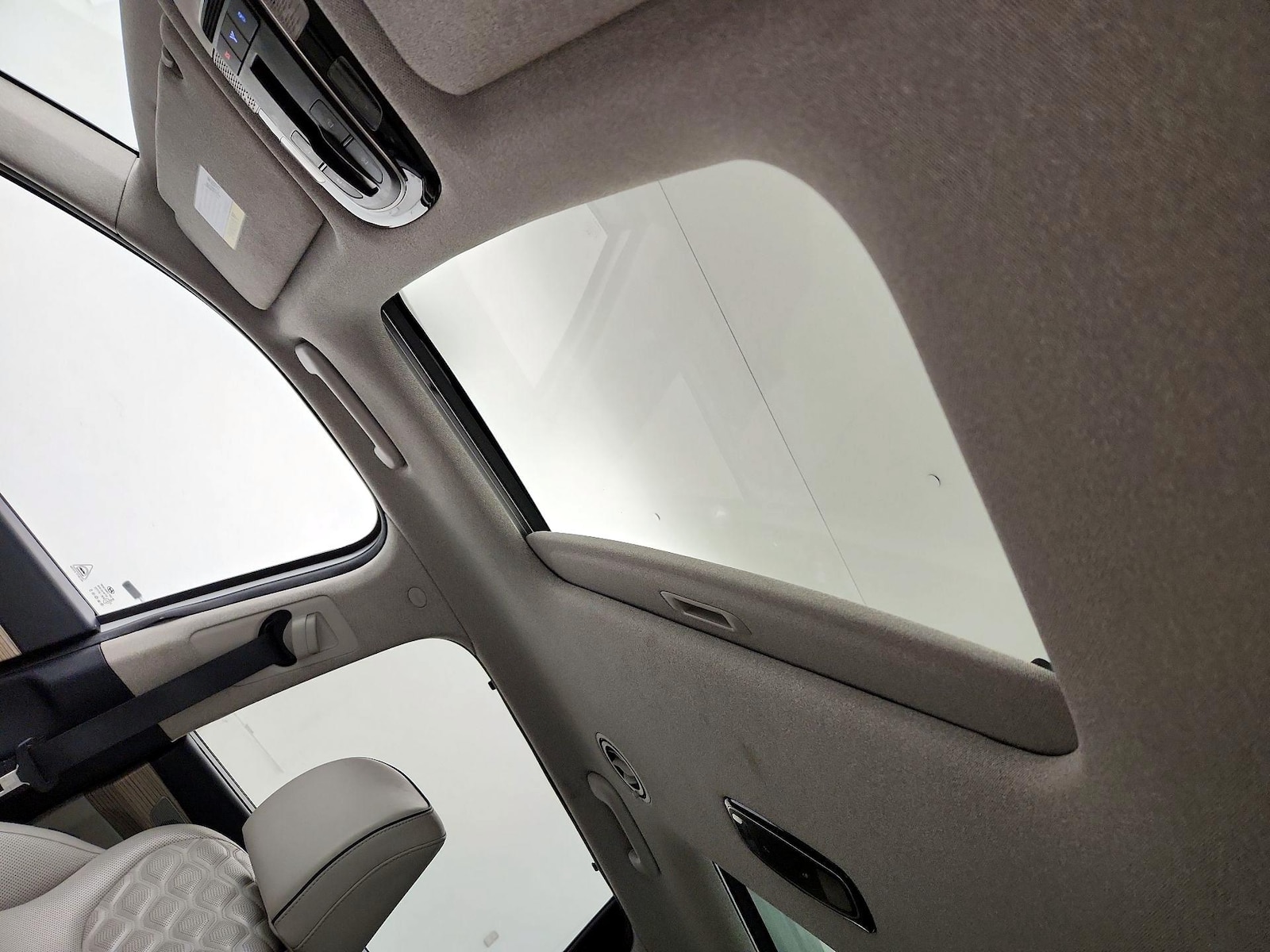 Sunroof(s) & Skylight(s)