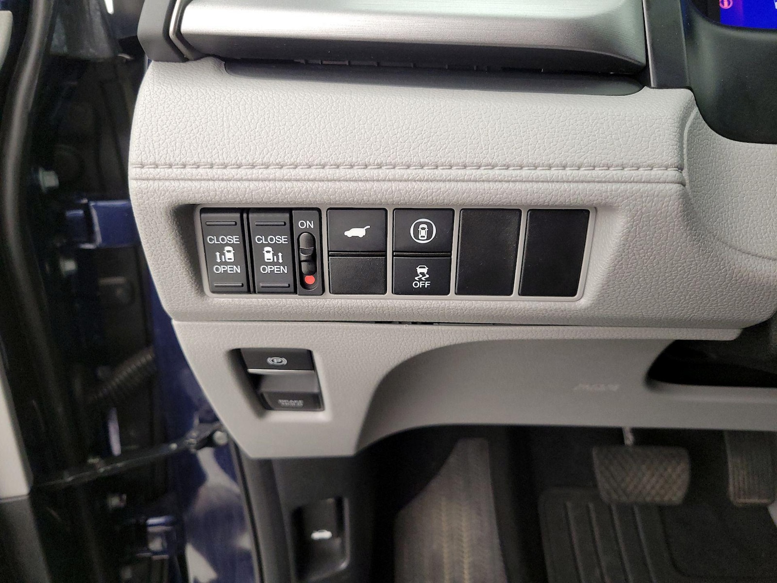 2023 Honda Odyssey EX-L - Photo 14