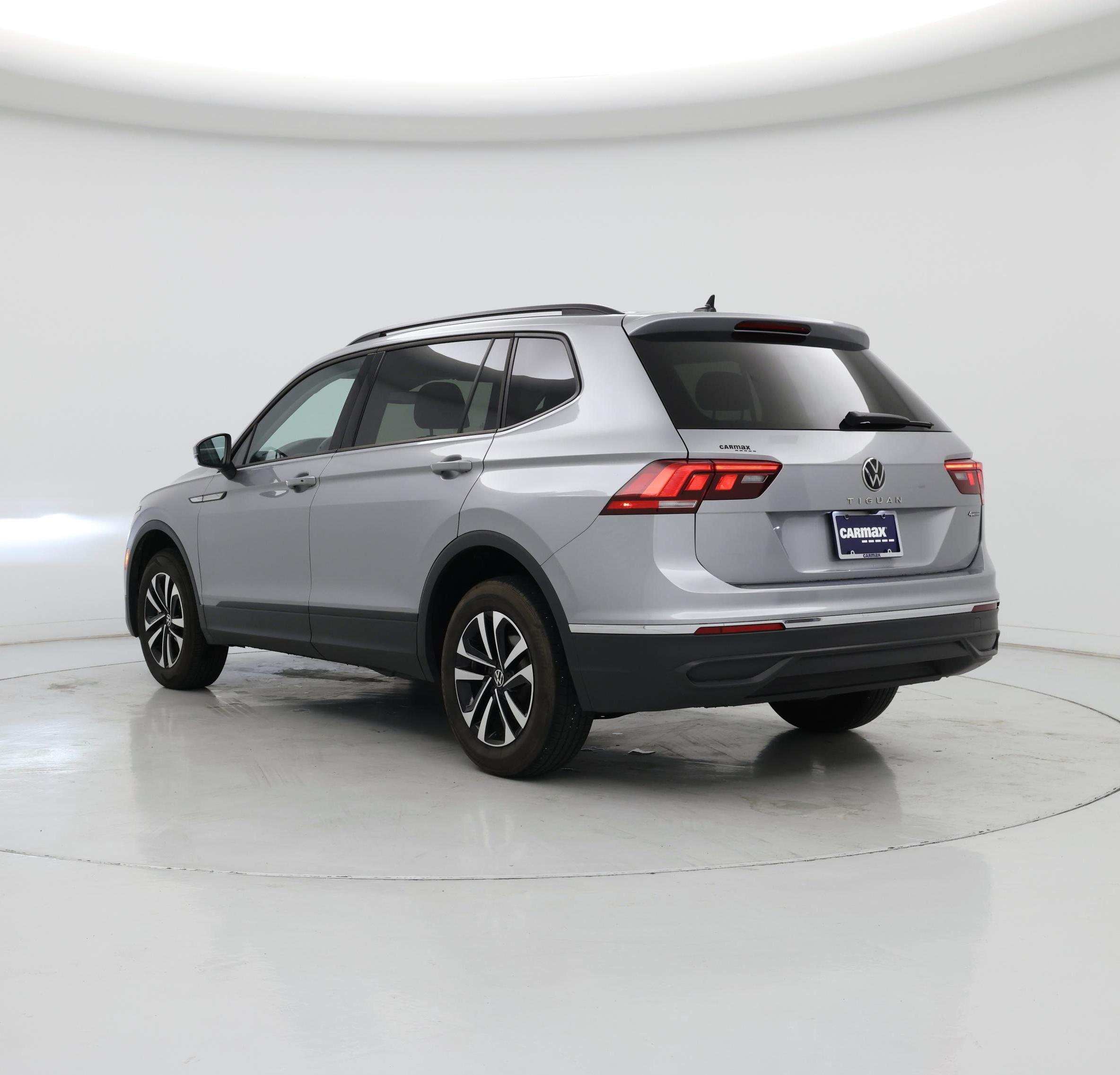 Thumbnail: 2023 Volkswagen Tiguan - 2