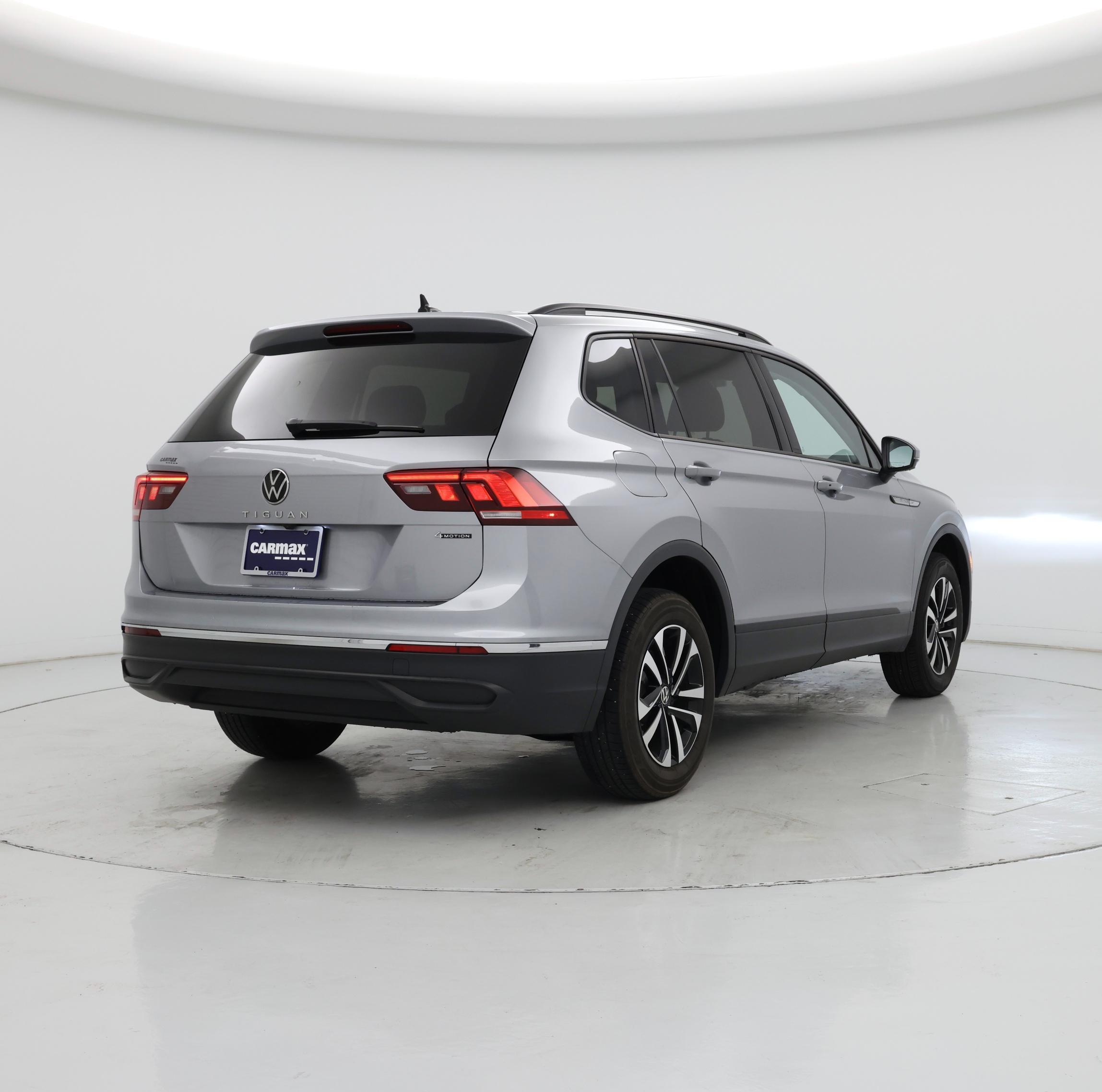 Thumbnail: 2023 Volkswagen Tiguan - 8
