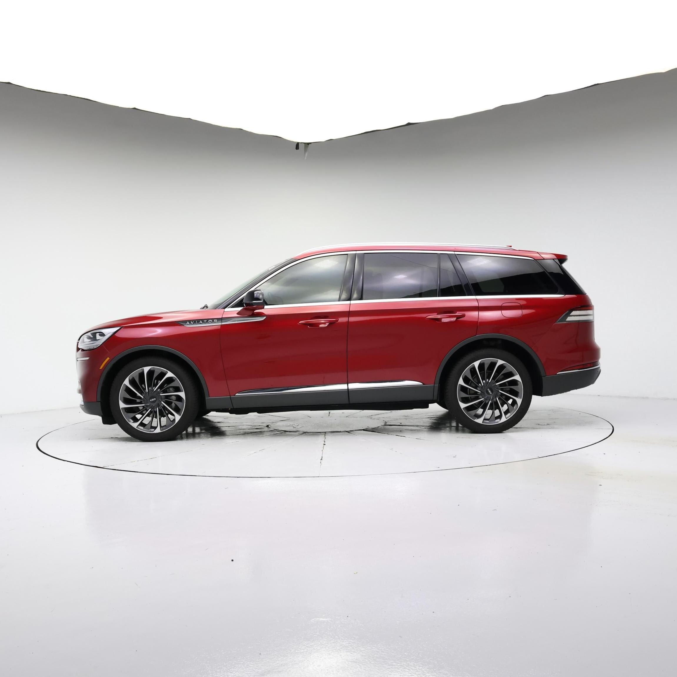 Thumbnail: 2020 Lincoln Aviator - 3