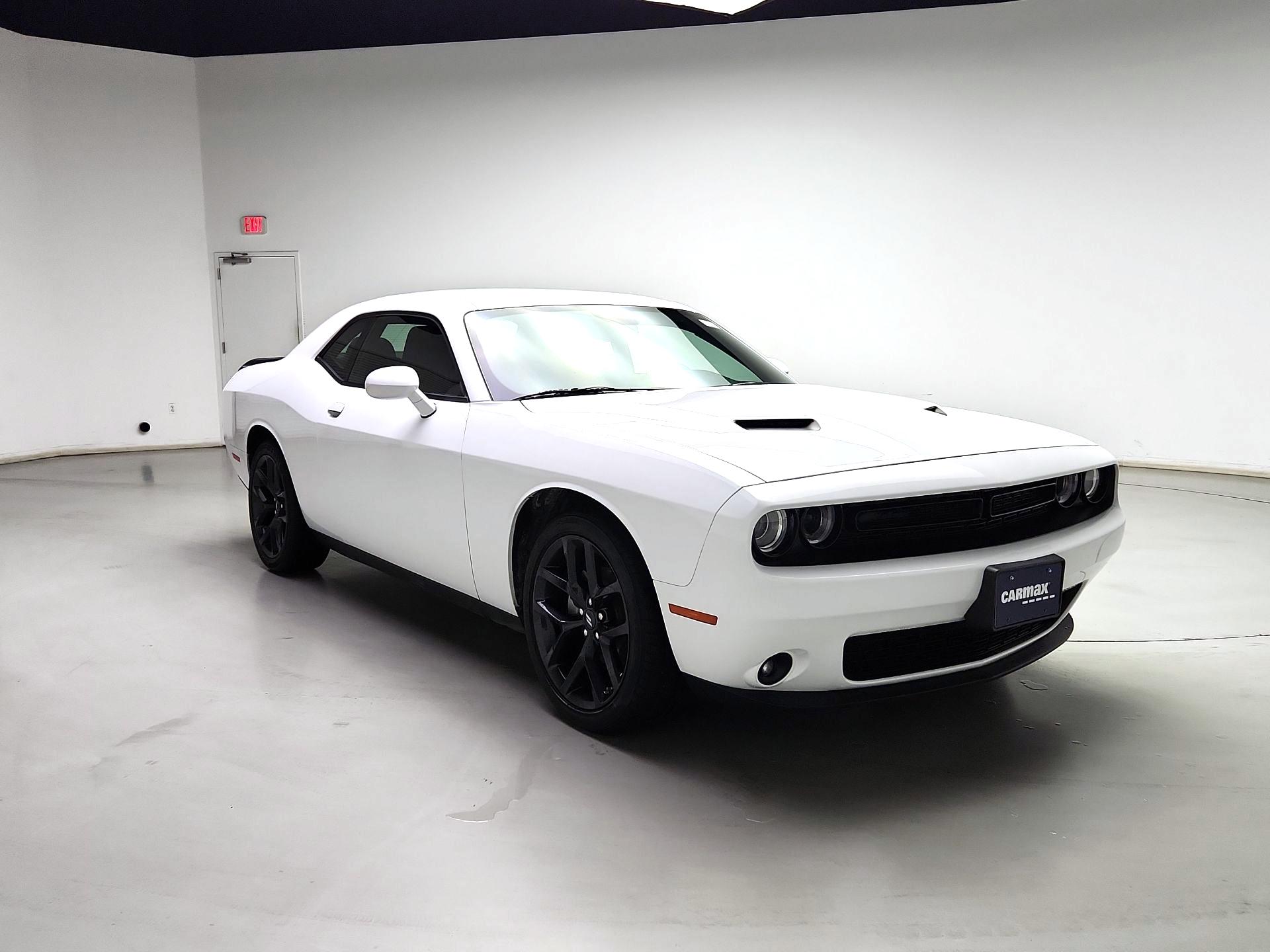 White 2022 Dodge Challenger Coupe Rear-Wheel Drive Automatic