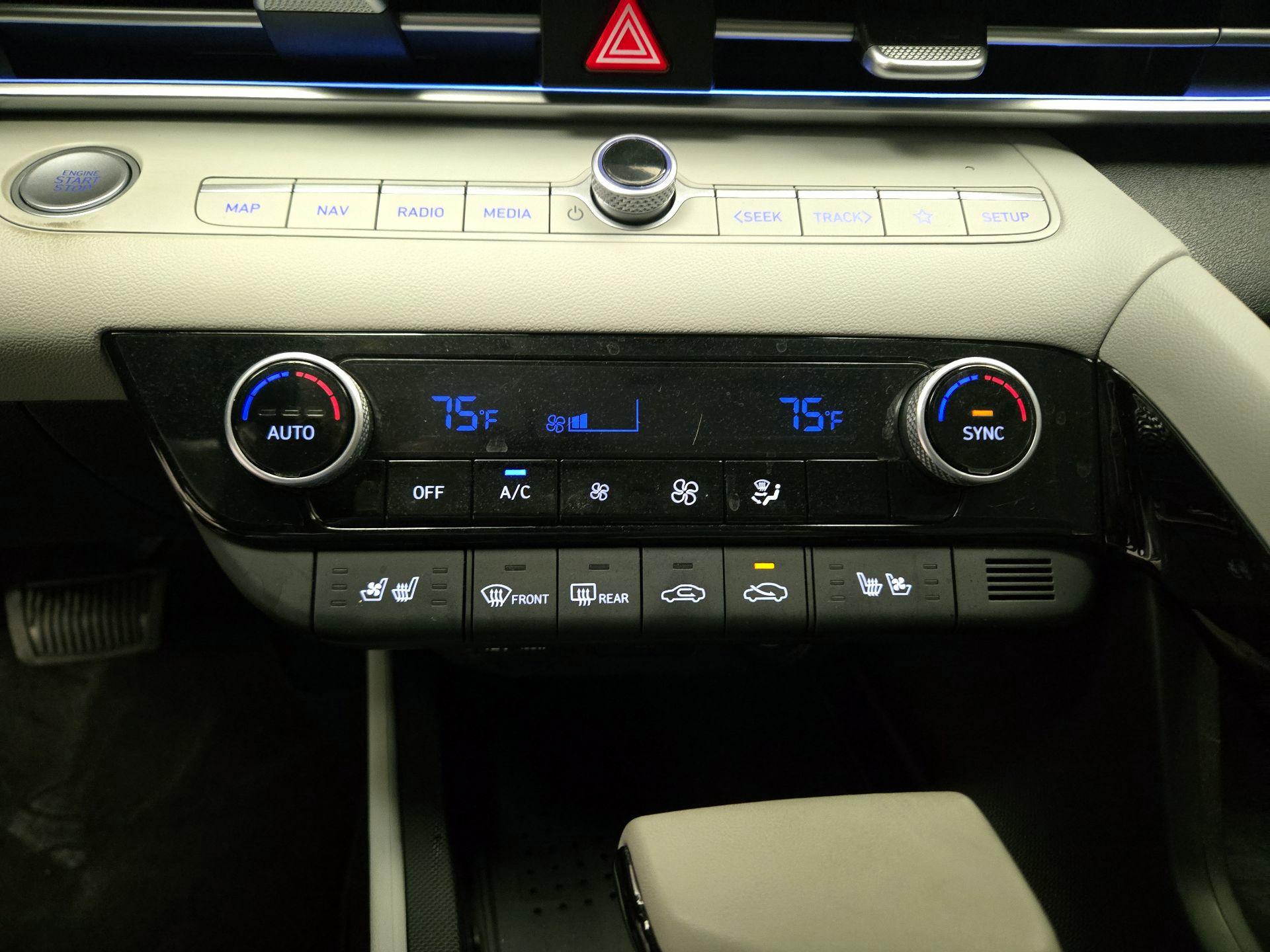 Thumbnail: 2023 Hyundai Elantra - 17