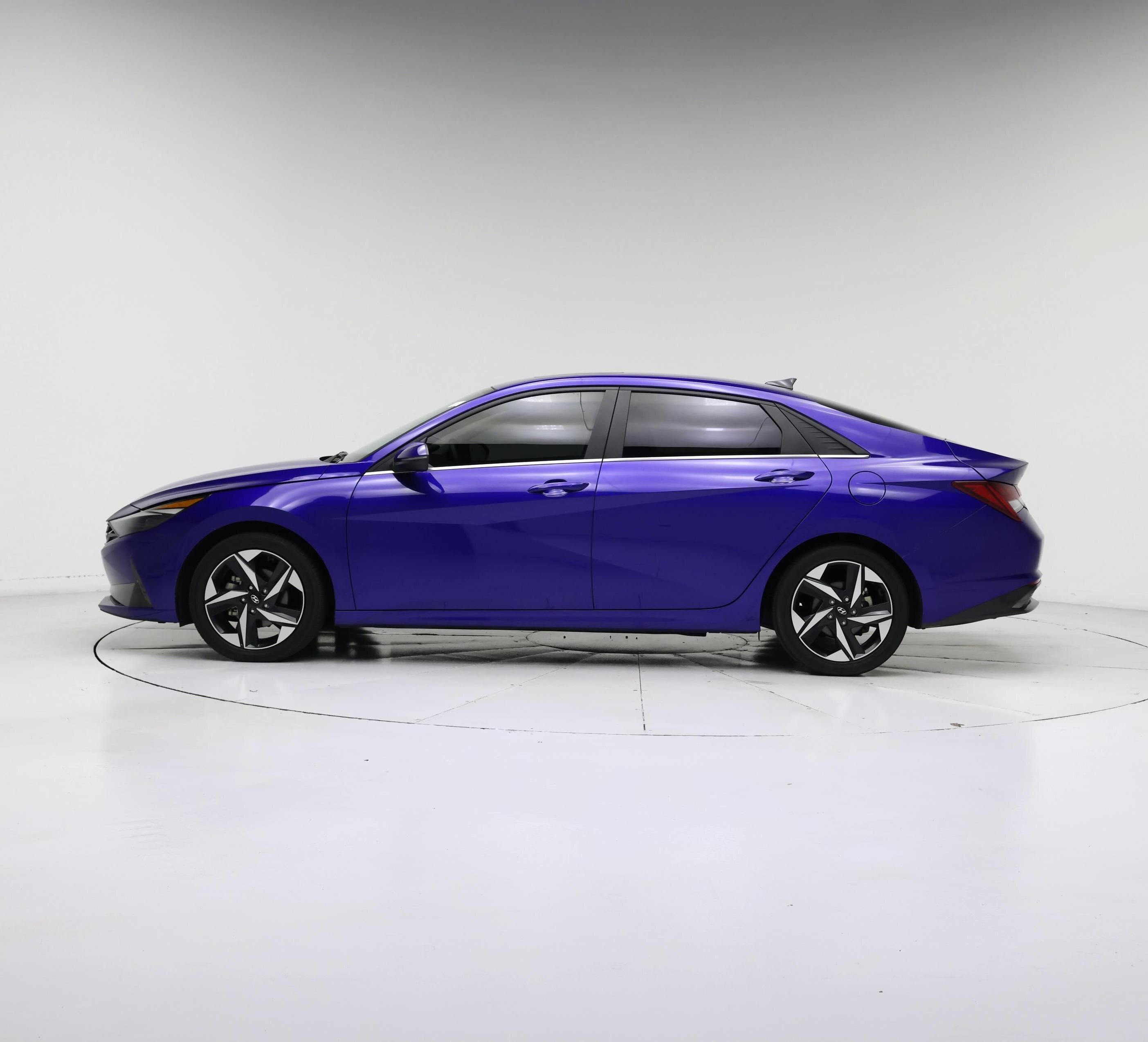 Thumbnail: 2023 Hyundai Elantra - 3